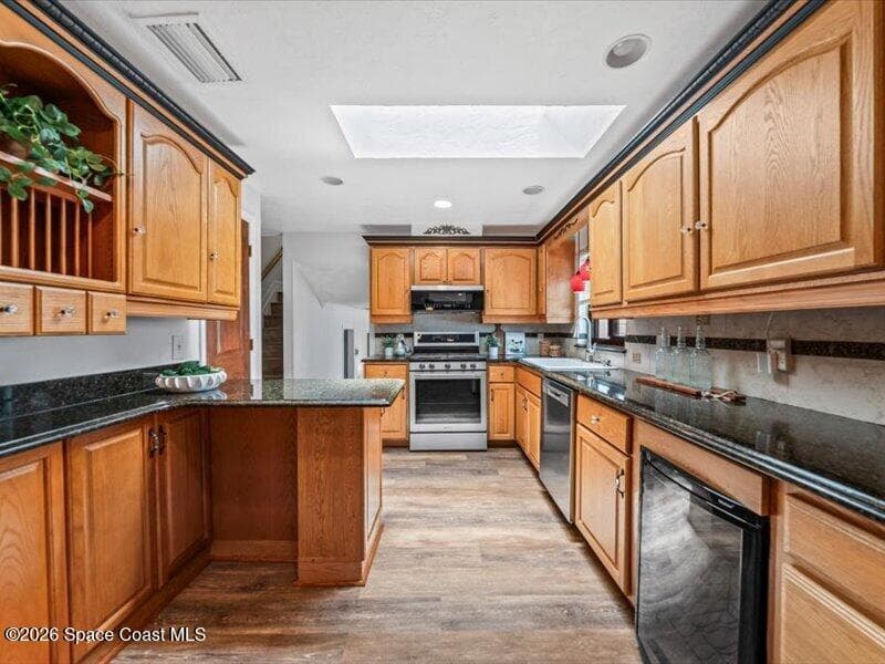 1580 Bream Street photo 11