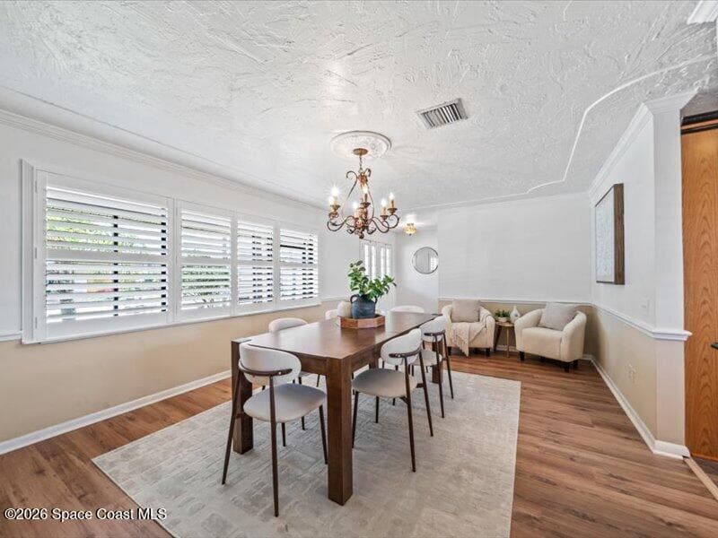 1580 Bream Street photo 3