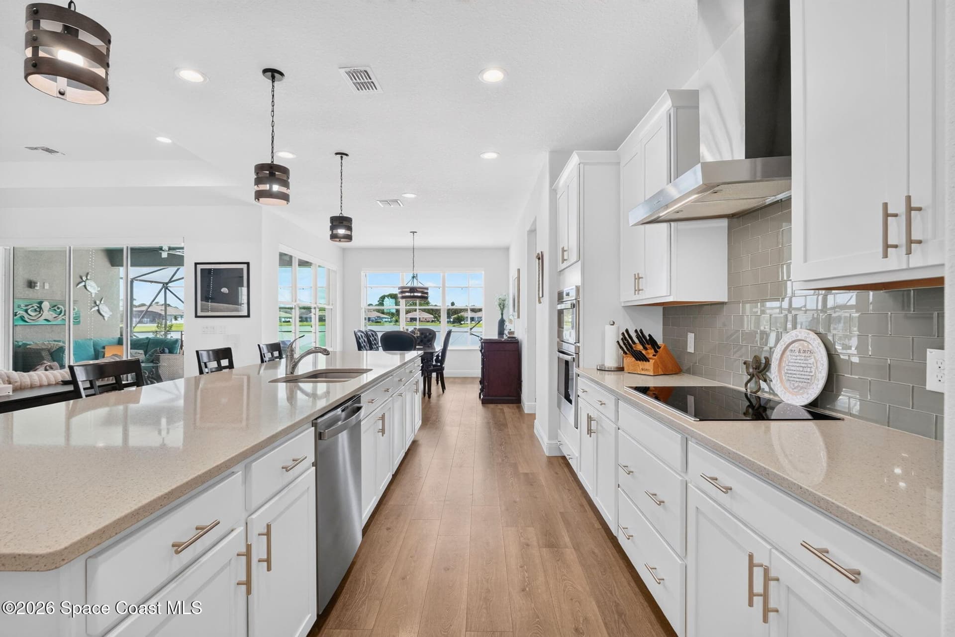 345 Loymer Circle photo 4