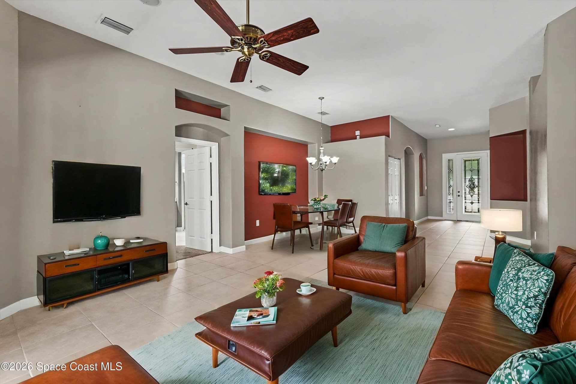 348 Gardendale Circle SE photo 8