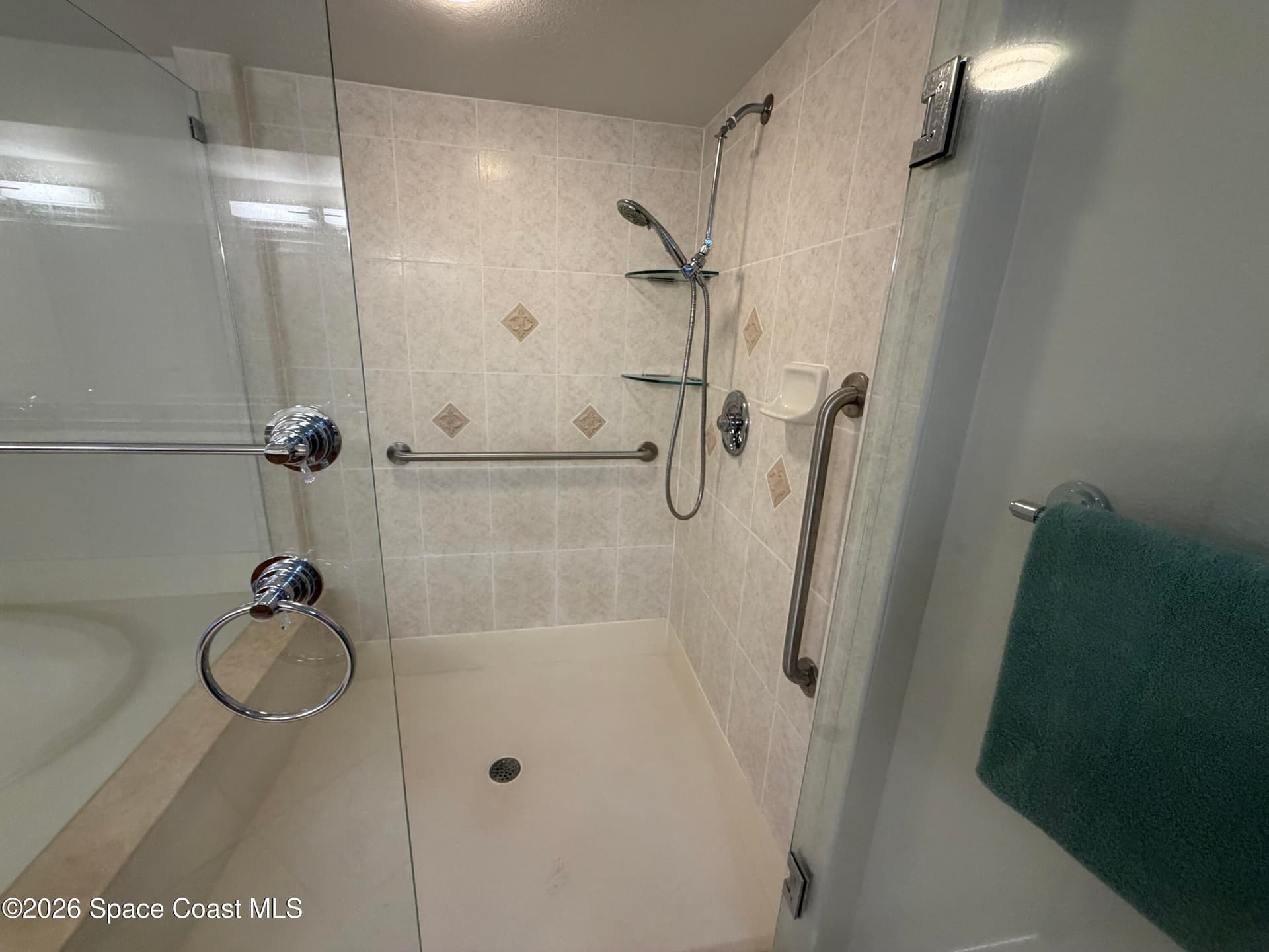 550 Jackson Avenue 303 photo 15