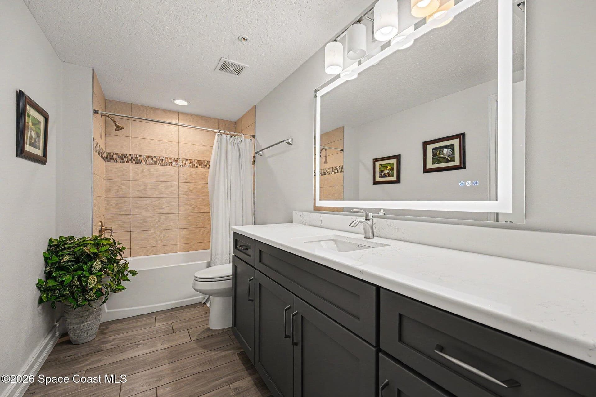 1805 Riverside Drive 410 photo 13