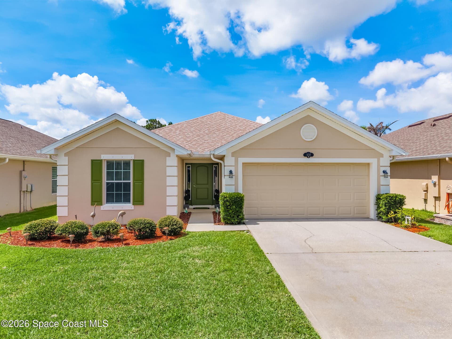 1717 Alaqua Way photo 3