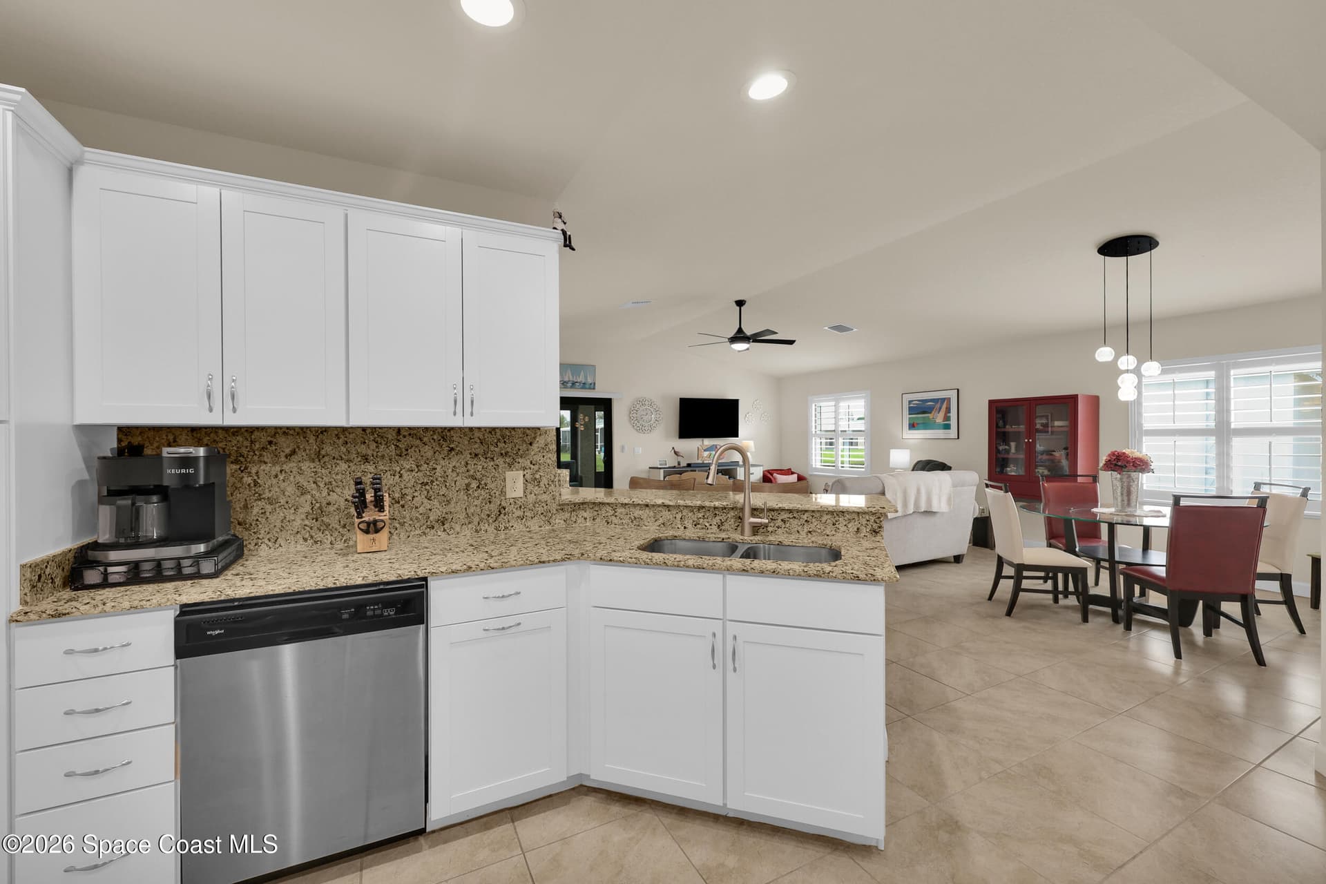 22 Alta Loma photo 8