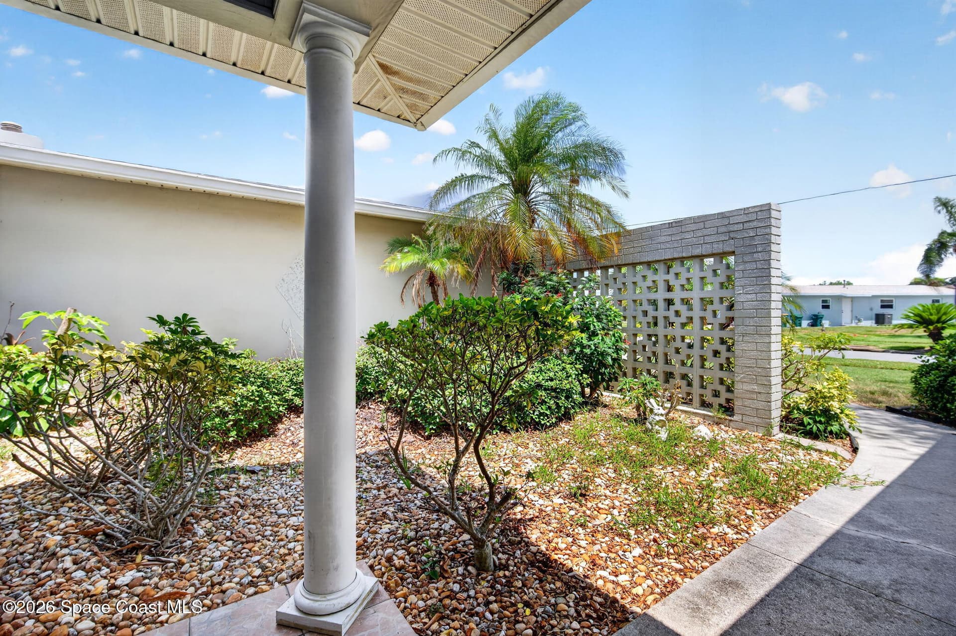 315 Ursa Avenue photo 4