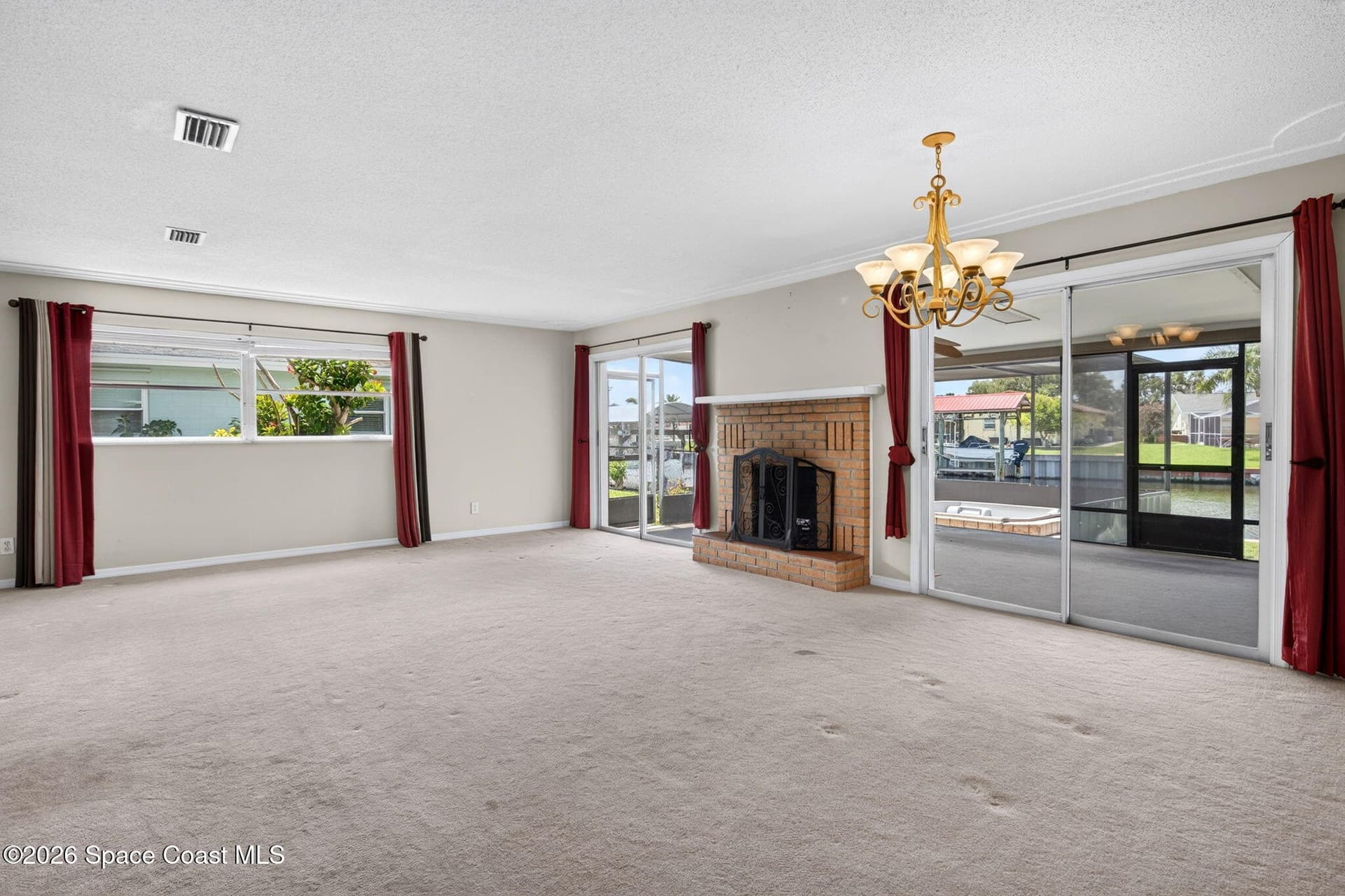 315 Ursa Avenue photo 7