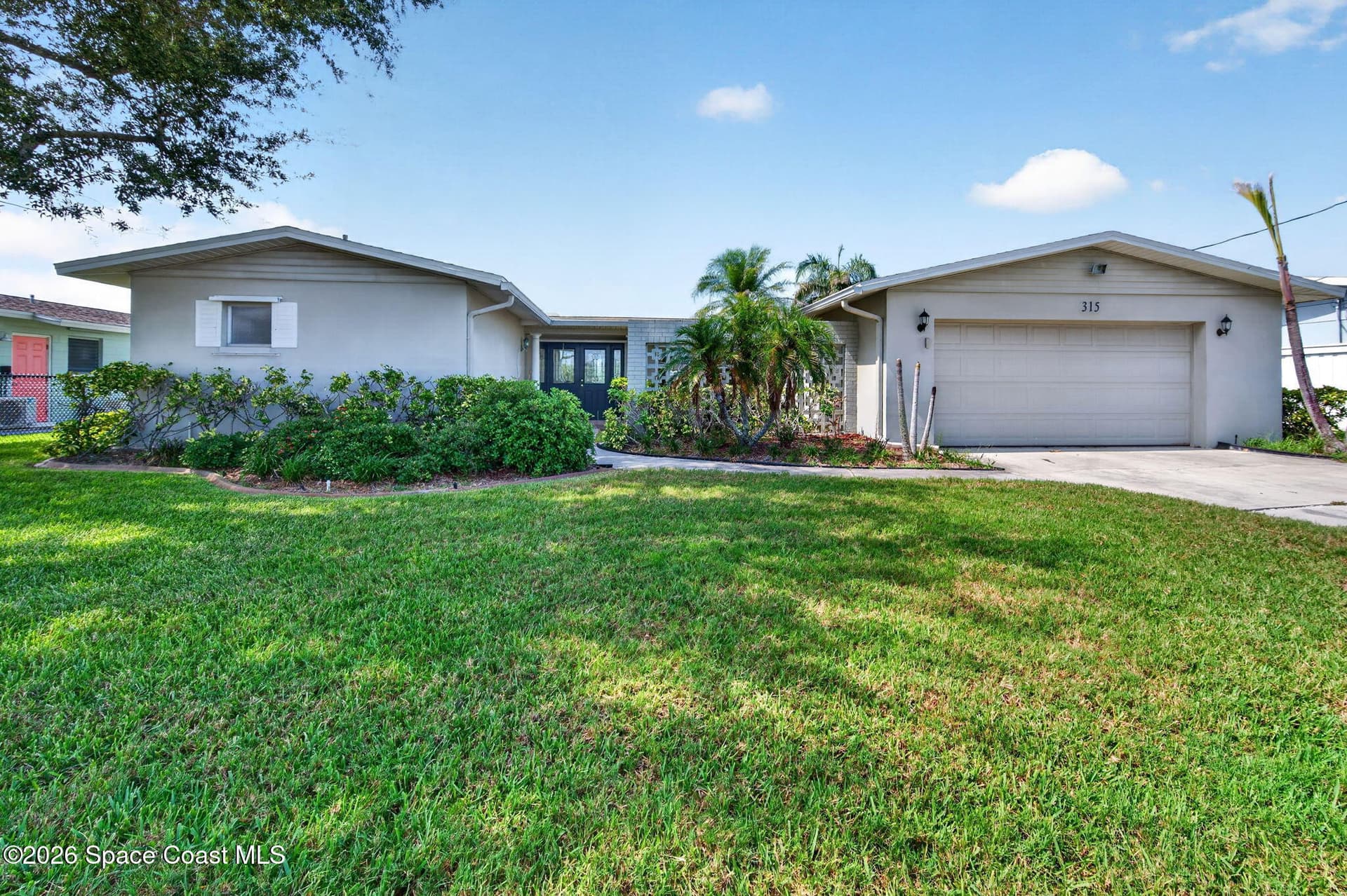 315 Ursa Avenue photo 1