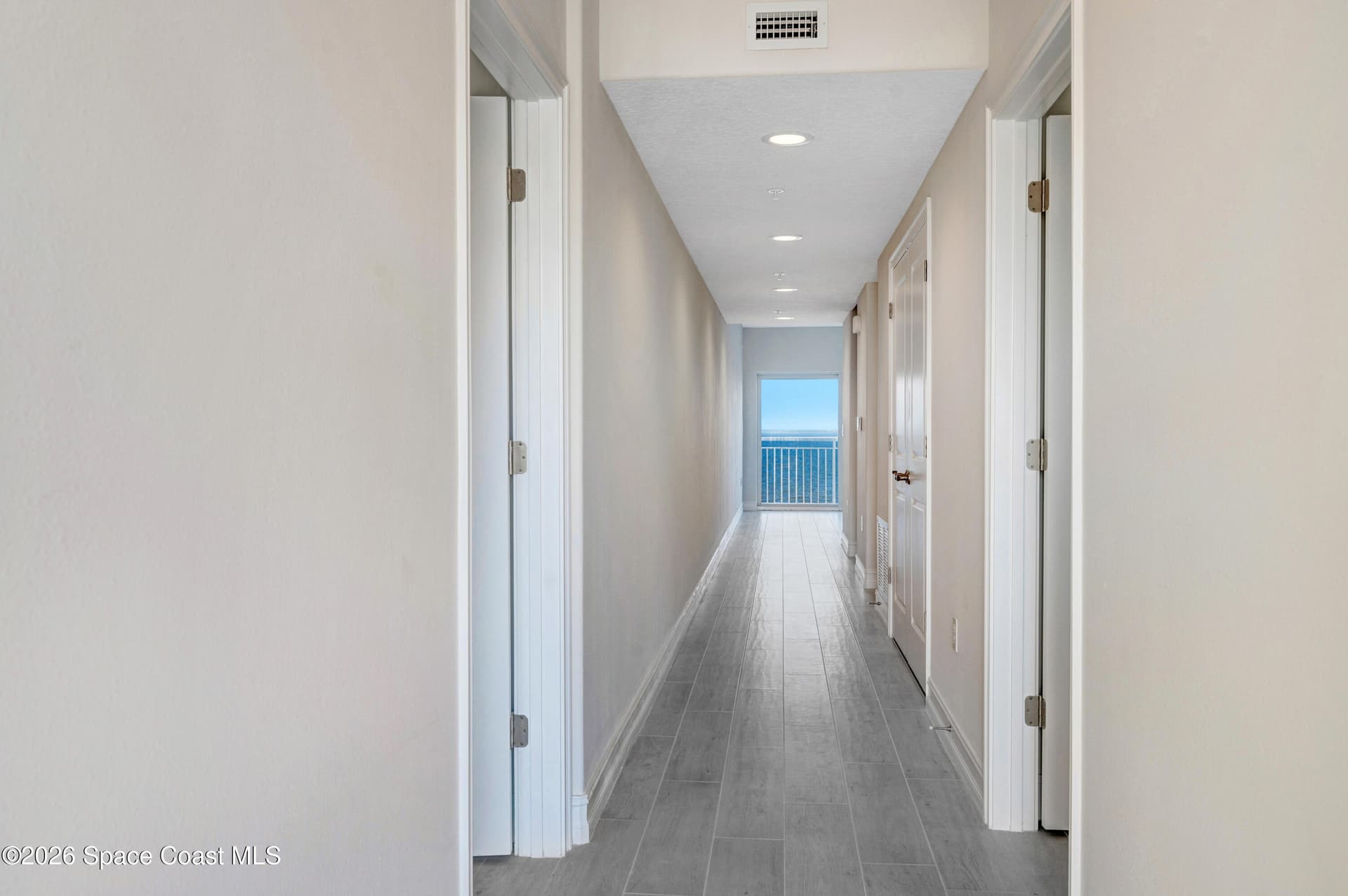 1805 Riverside Drive N 304 photo 15