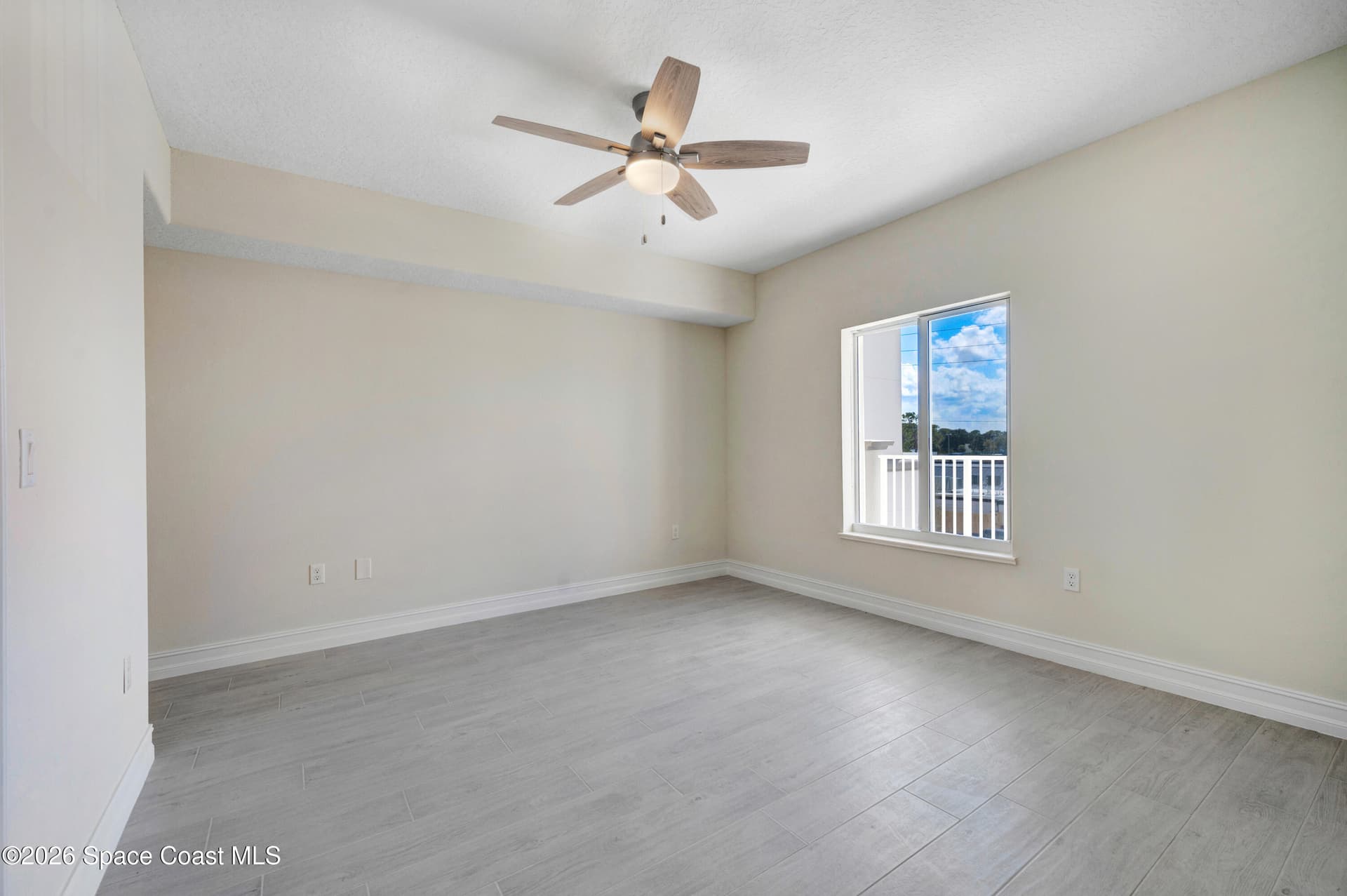 1805 Riverside Drive N 304 photo 16