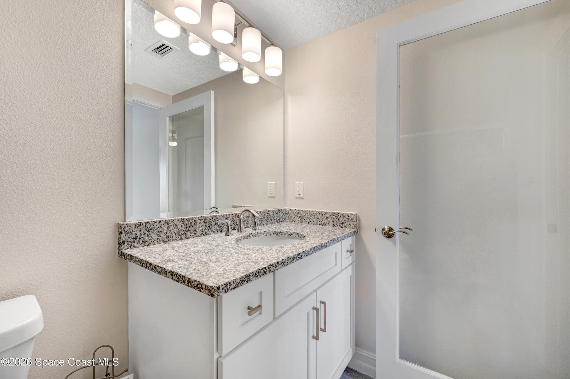 1805 Riverside Drive N 304 photo 19