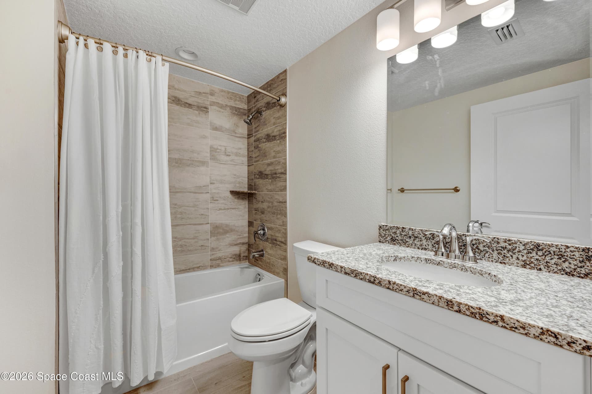 1805 Riverside Drive N 304 photo 23