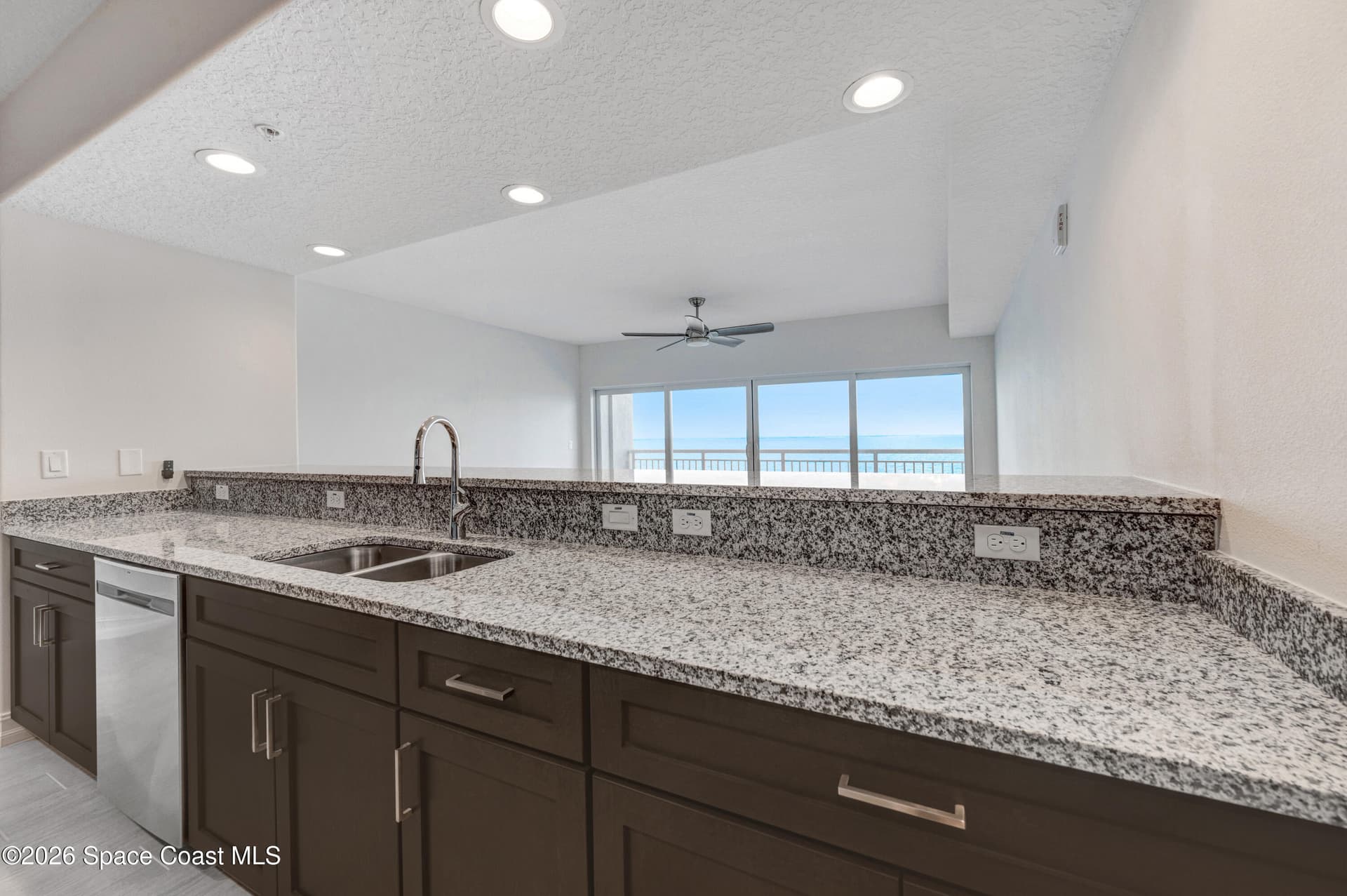 1805 Riverside Drive N 304 photo 24