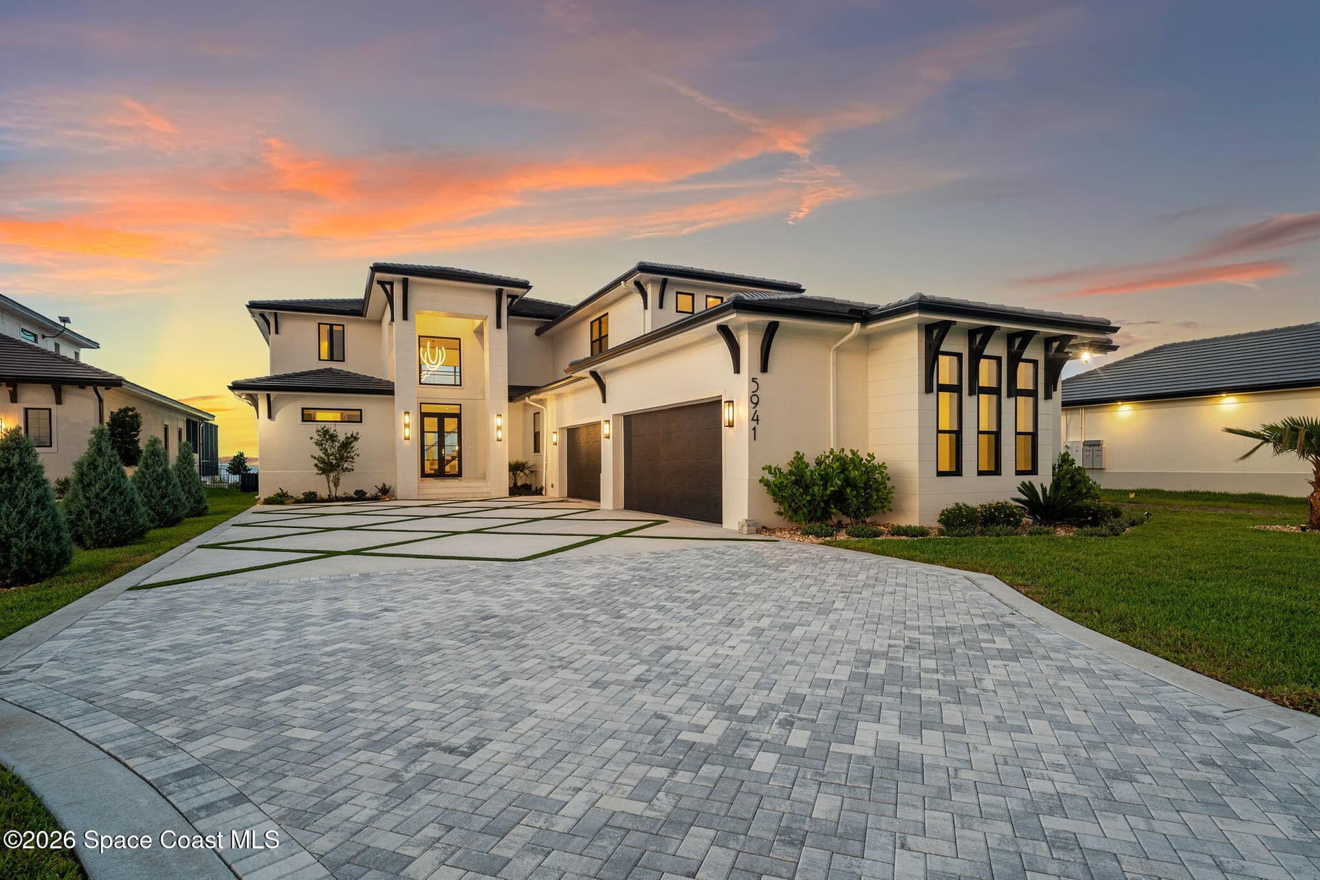 5941 Constellation Drive photo 4
