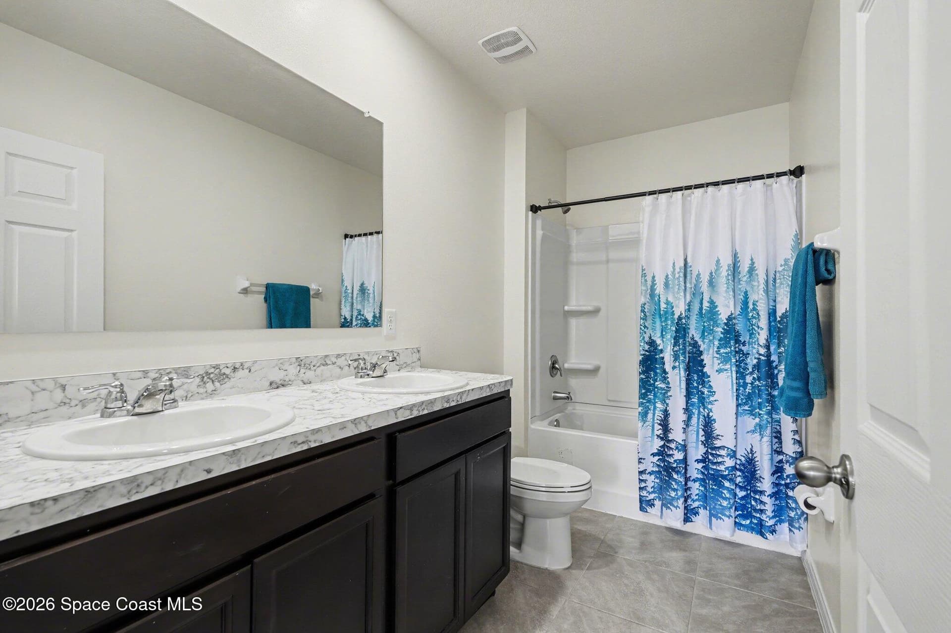 966 Trinity Street photo 17