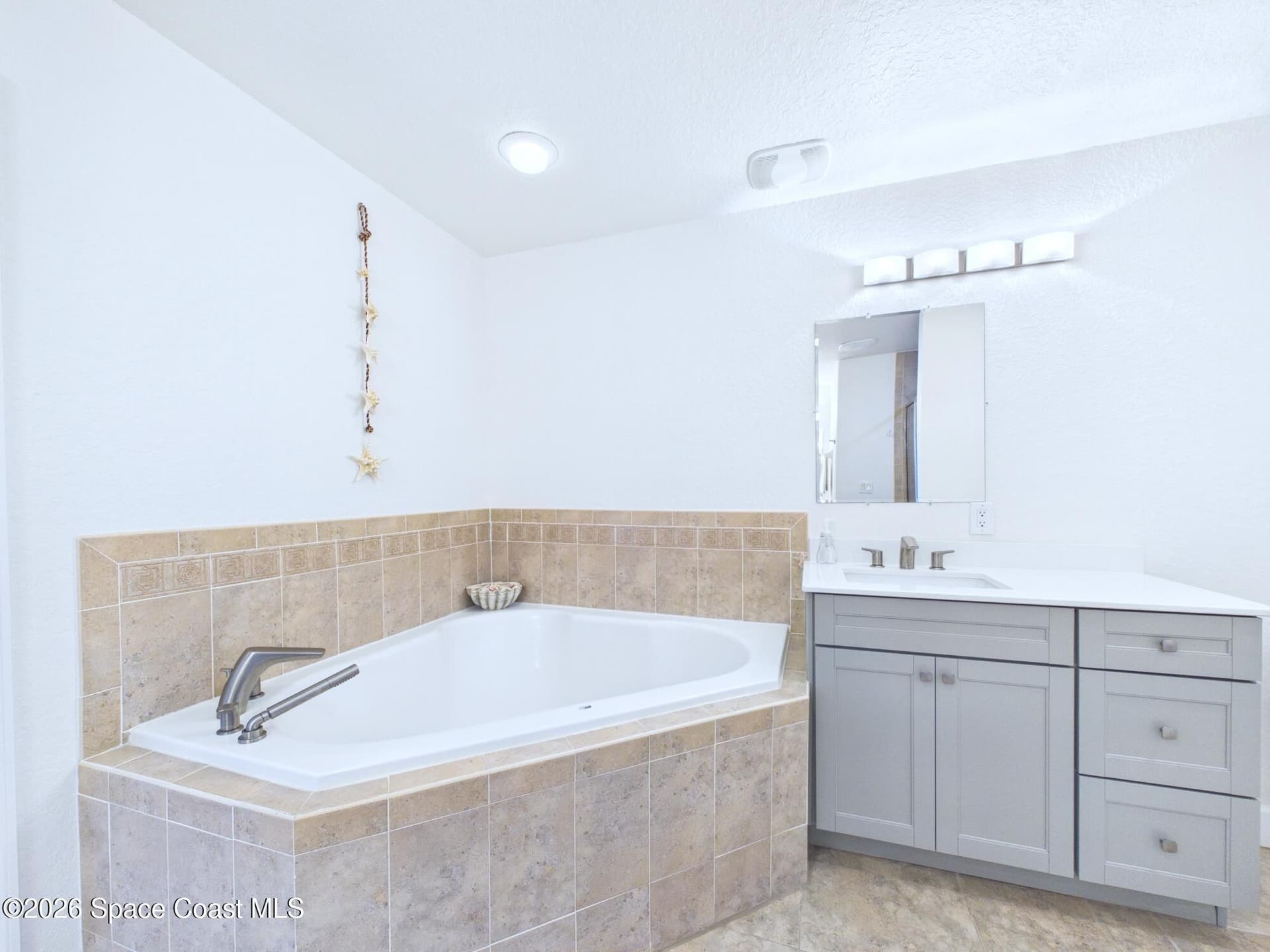 806 Mystic Drive D504 photo 25
