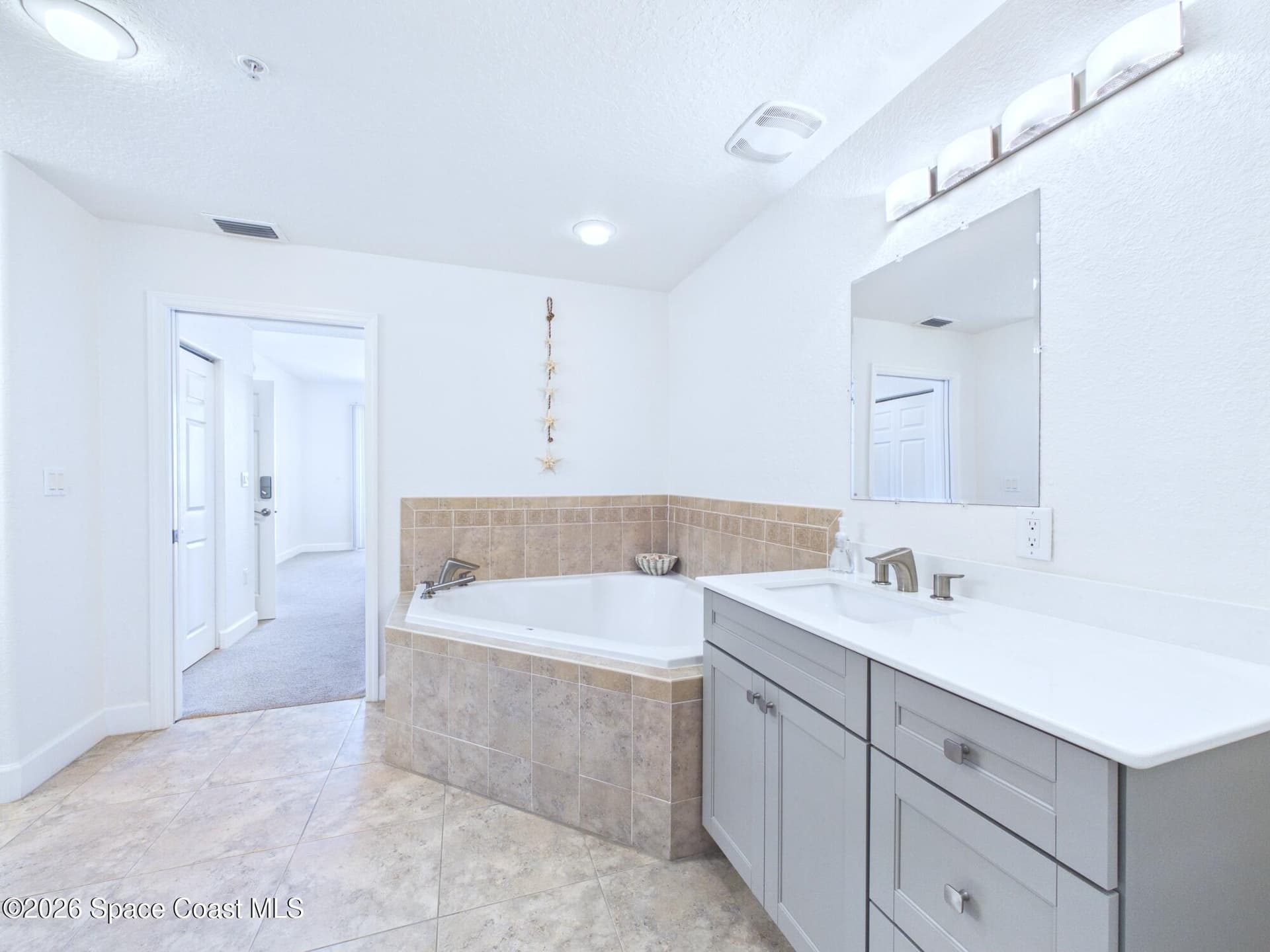 806 Mystic Drive D504 photo 23