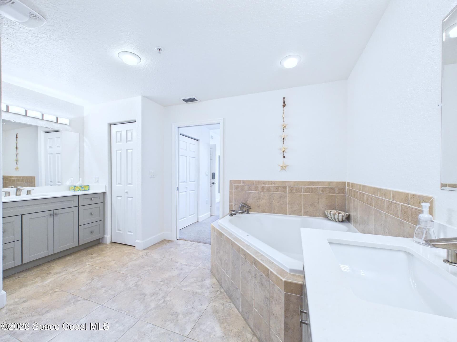 806 Mystic Drive D504 photo 22