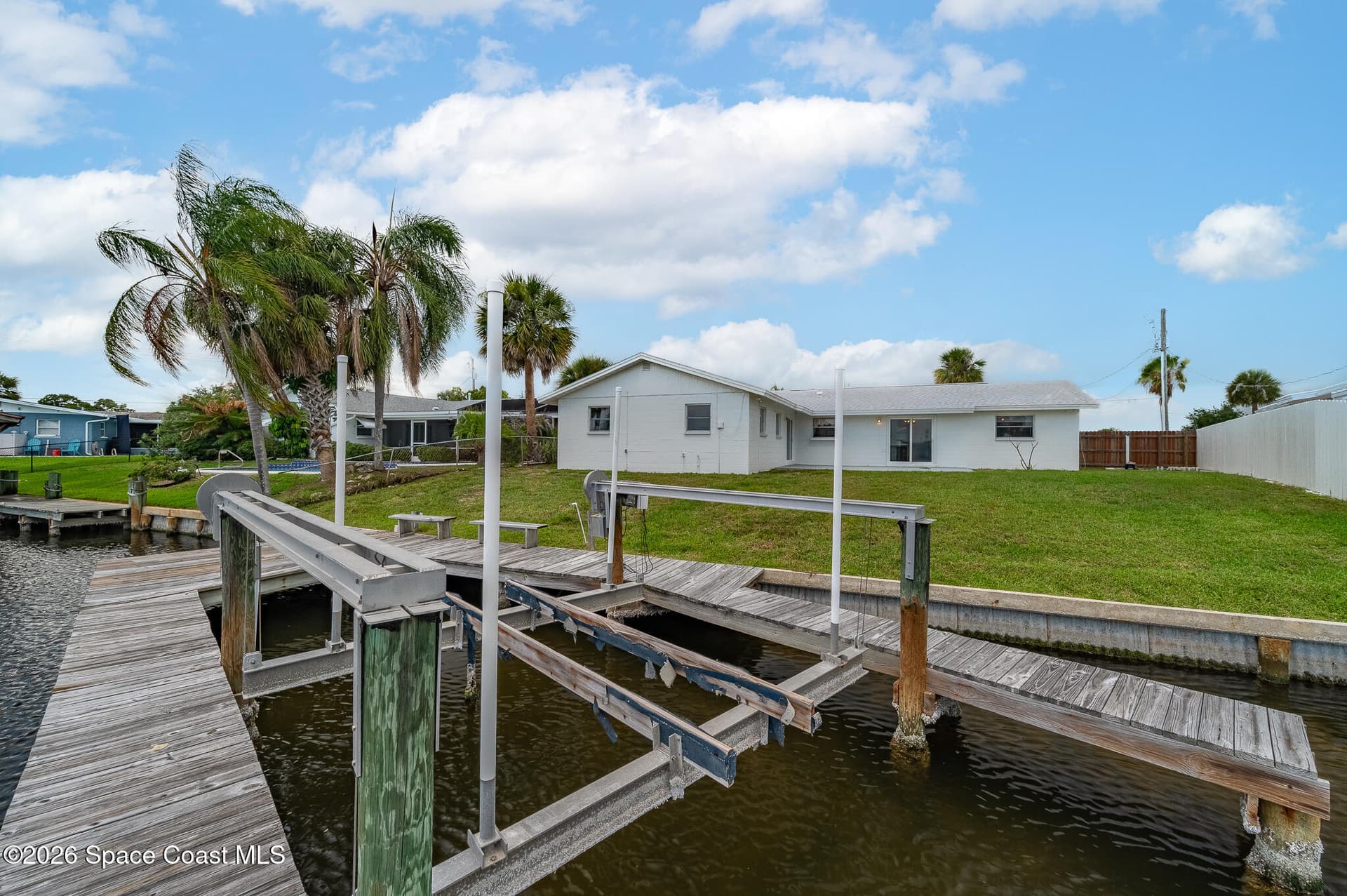 1580 Mercury Street photo 4