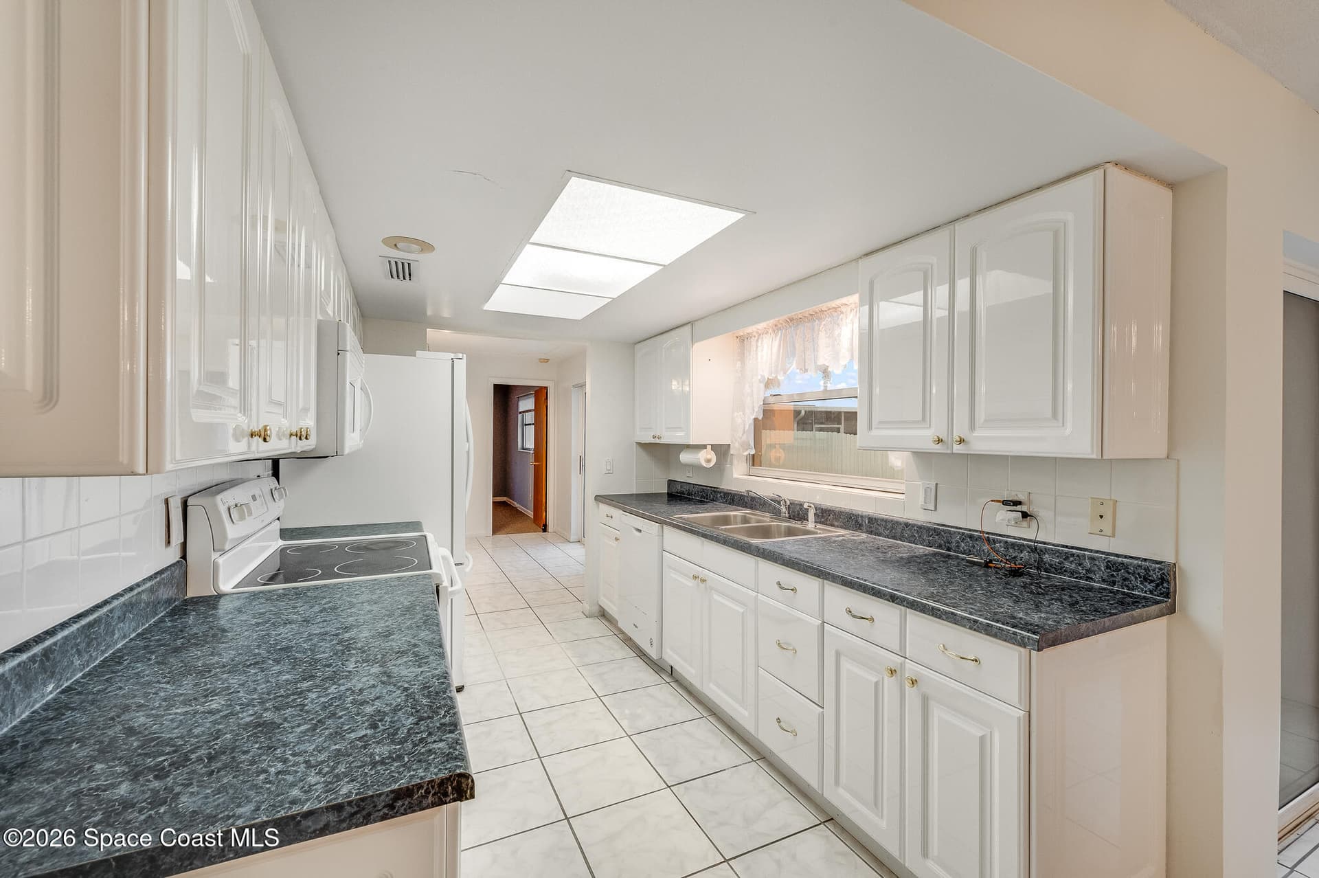 1580 Mercury Street photo 16