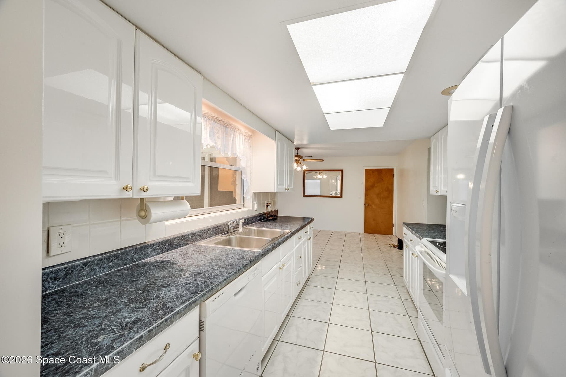 1580 Mercury Street photo 23