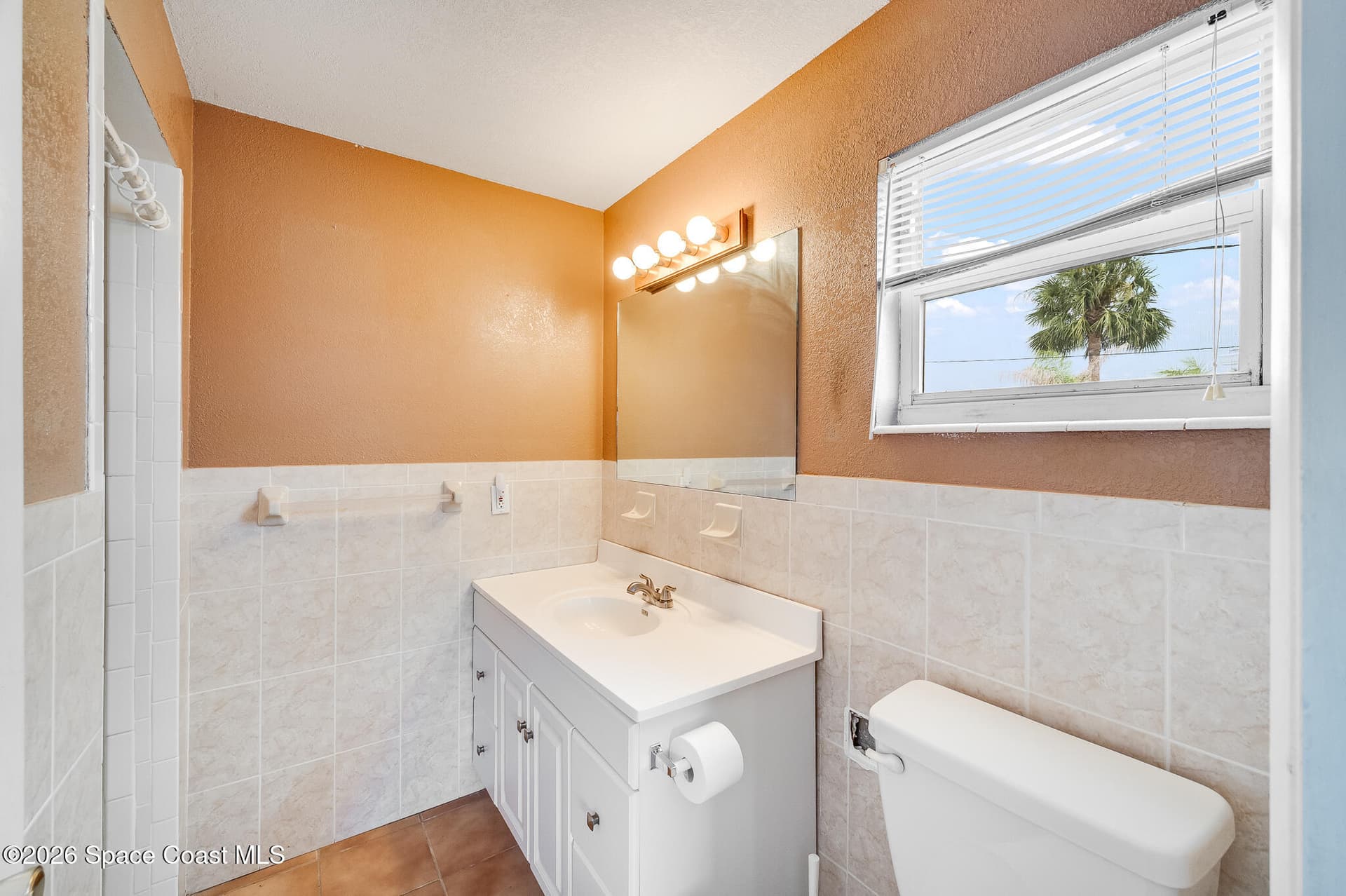1580 Mercury Street photo 18