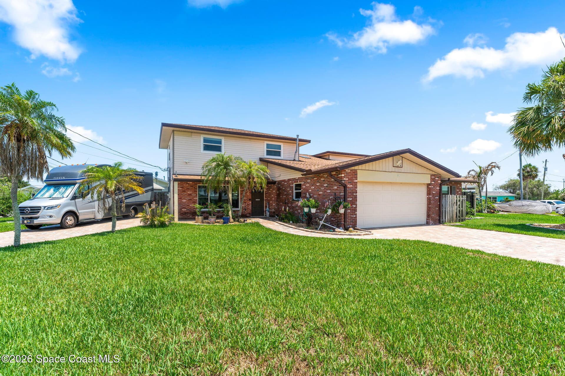1275 Island Drive photo 2