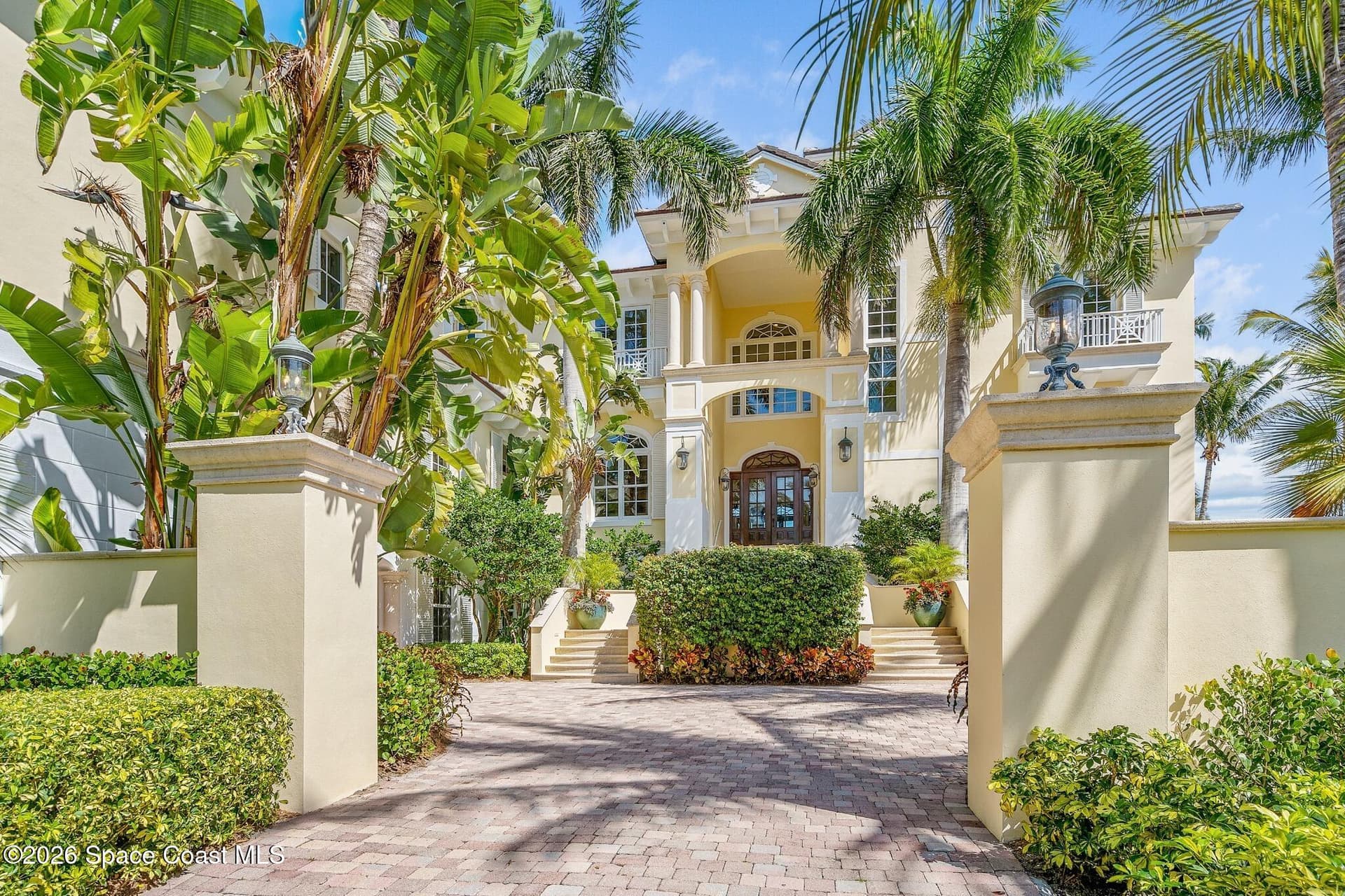 211 Beachside Drive photo 1