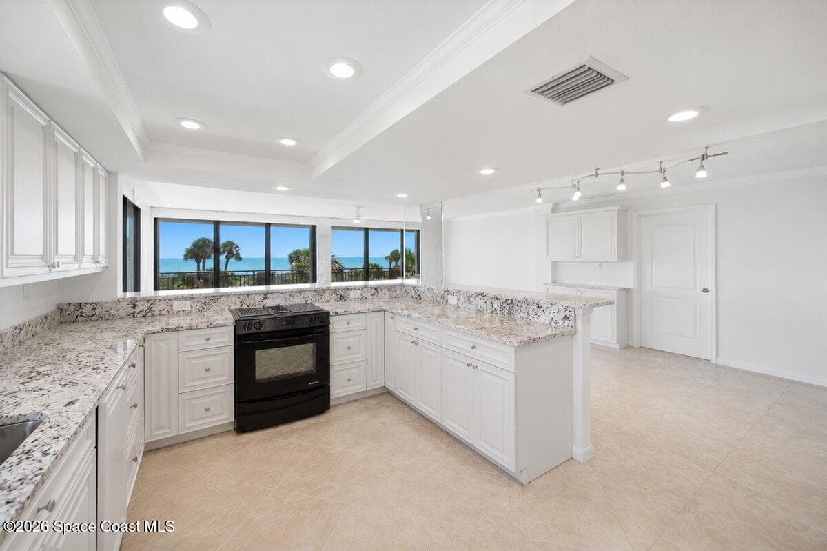 2100 N Atlantic Avenue 303 photo 8