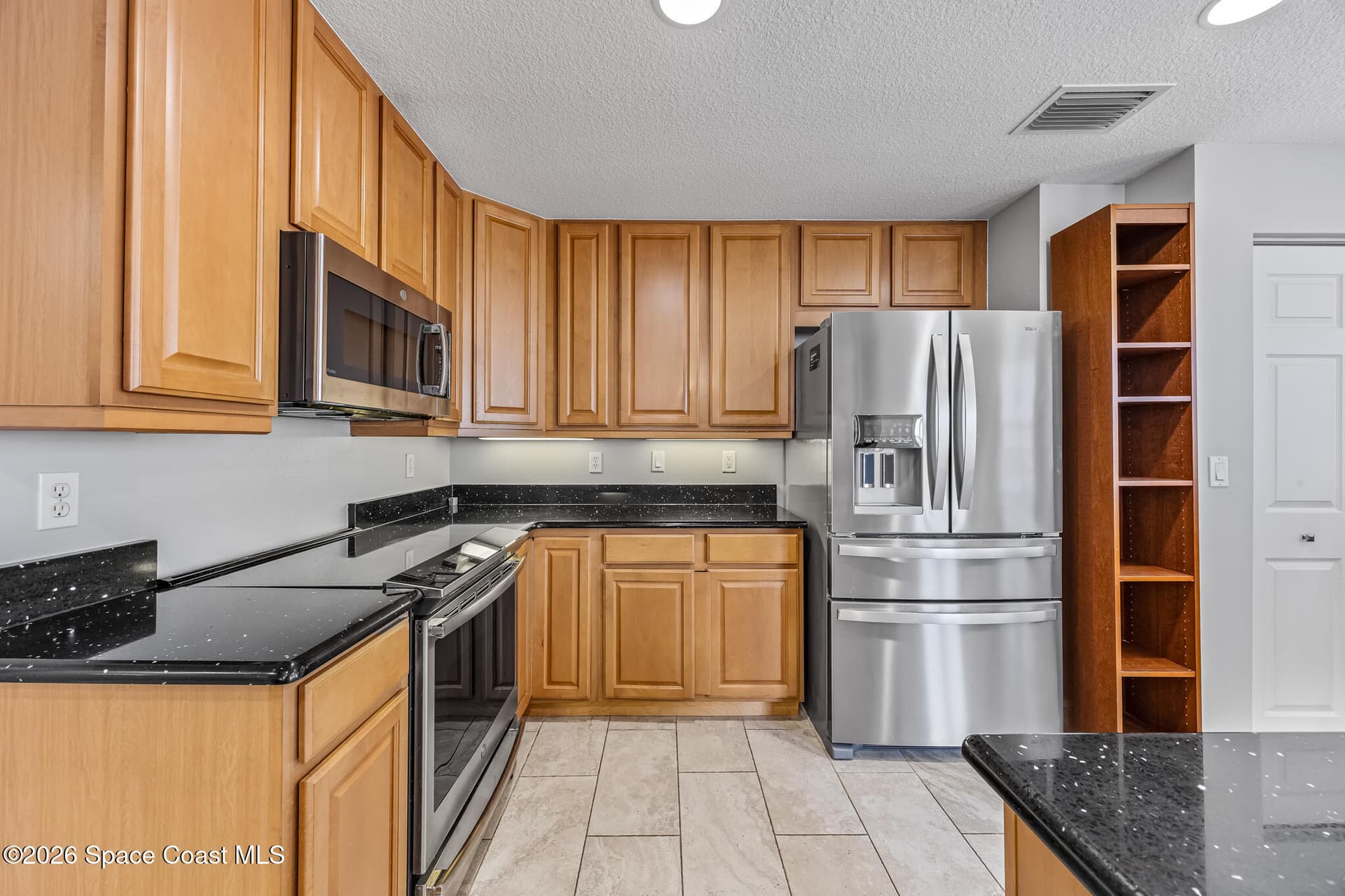 93 Delannoy Avenue 801 photo 23