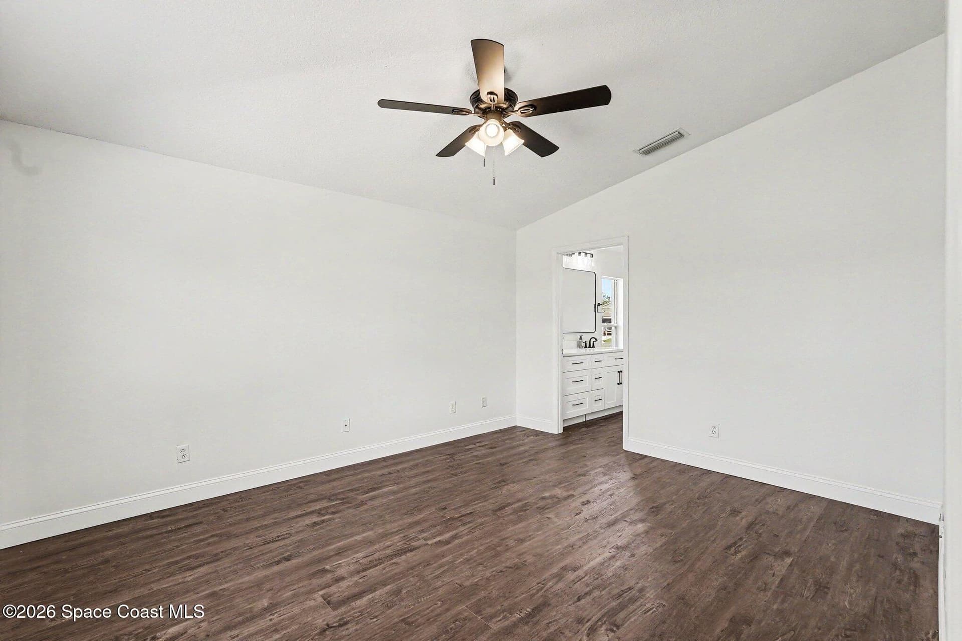 1805 Bayhill Drive photo 15