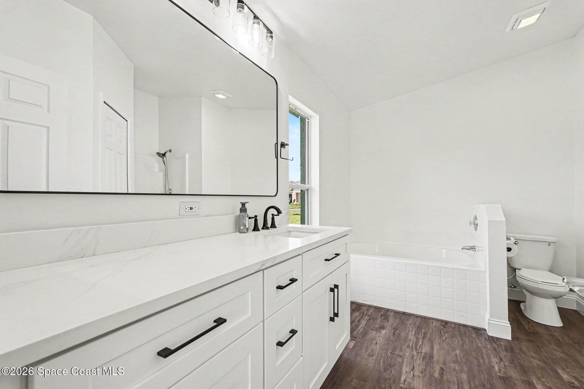 1805 Bayhill Drive photo 19