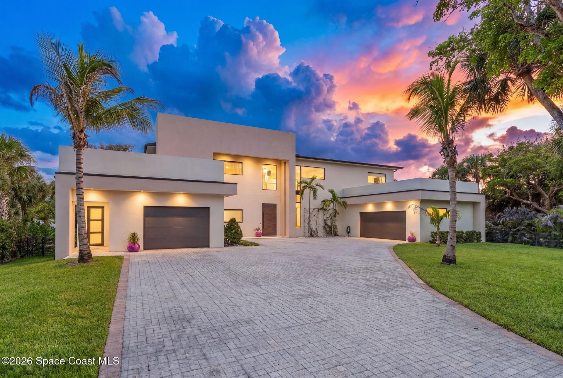 7866 Casuarina Drive photo 1