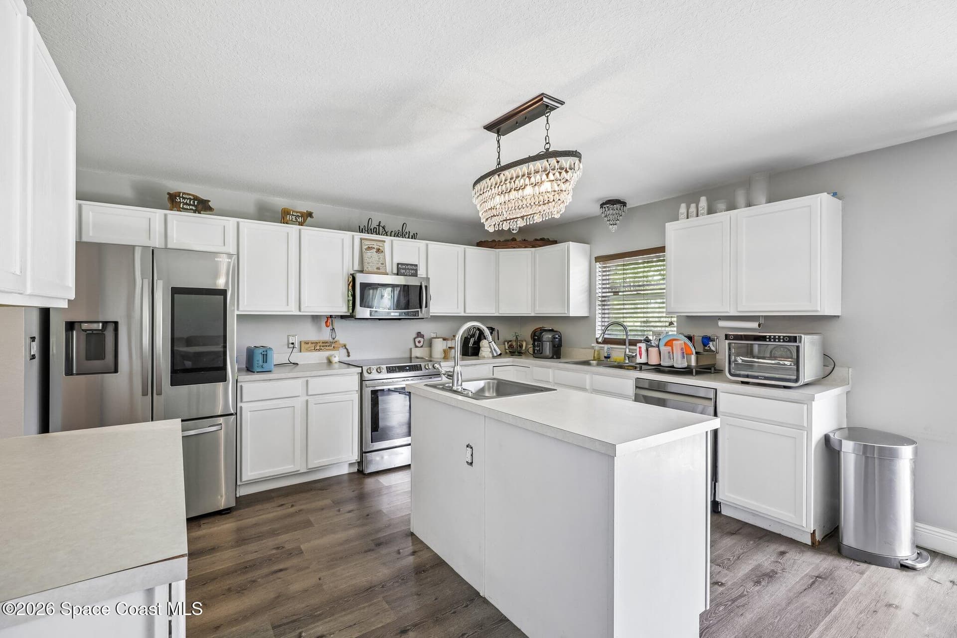 1609 Las Palmos Drive SW photo 18
