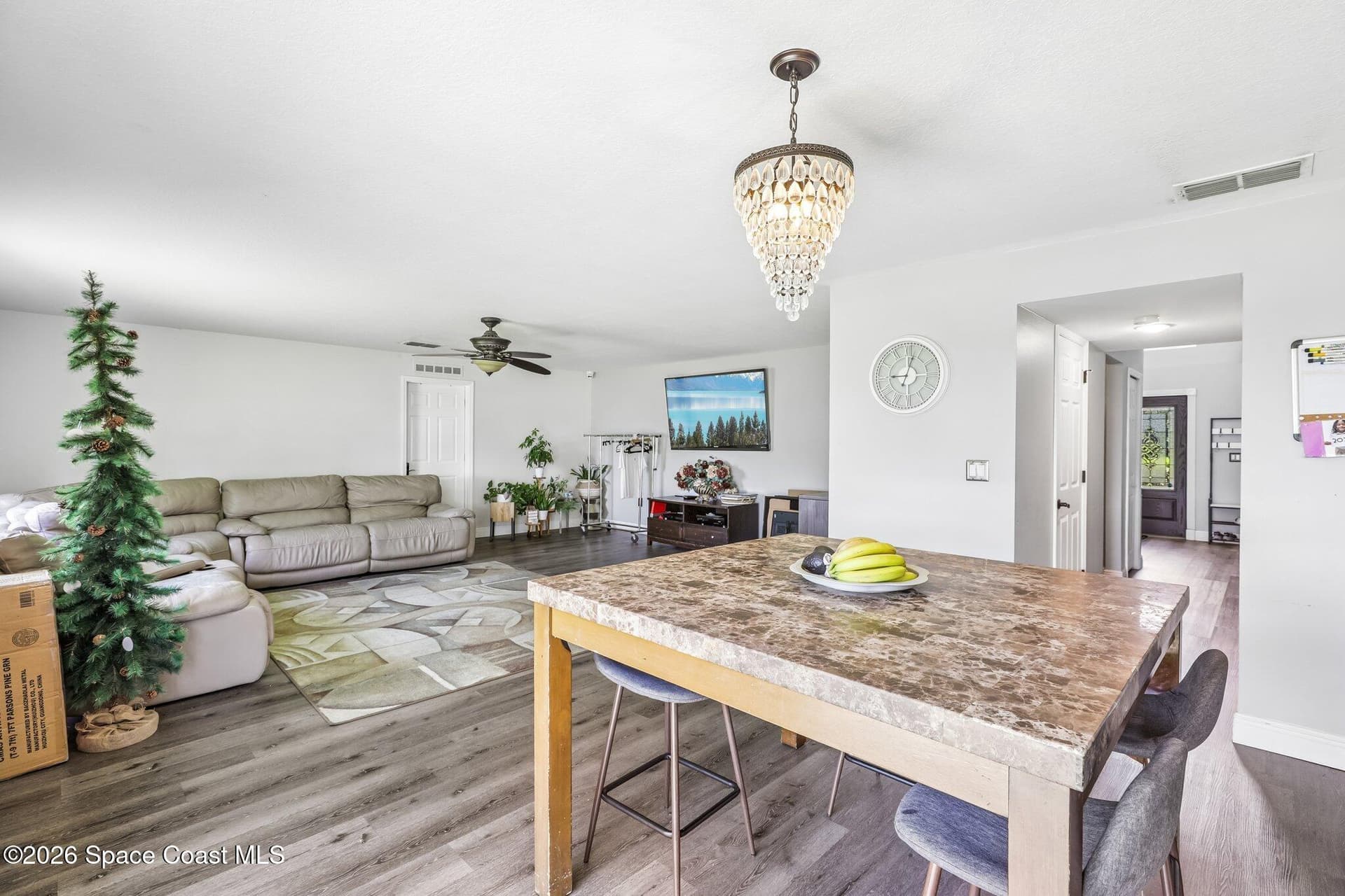 1609 Las Palmos Drive SW photo 13