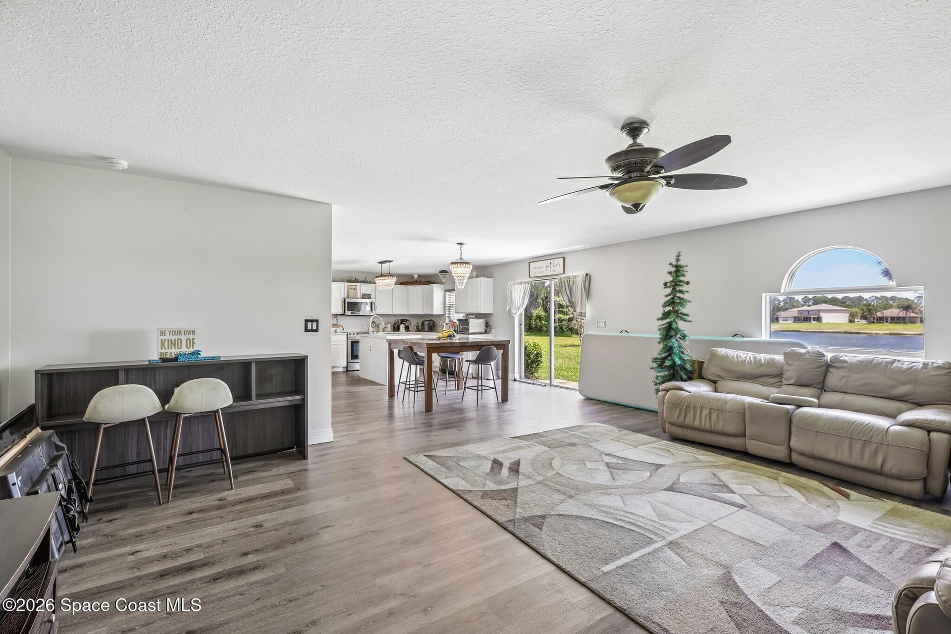 1609 Las Palmos Drive SW photo 11