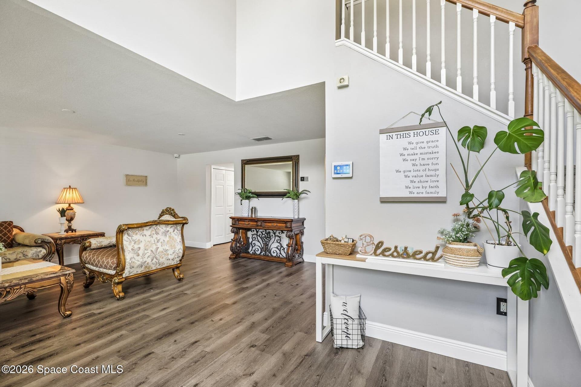 1609 Las Palmos Drive SW photo 7