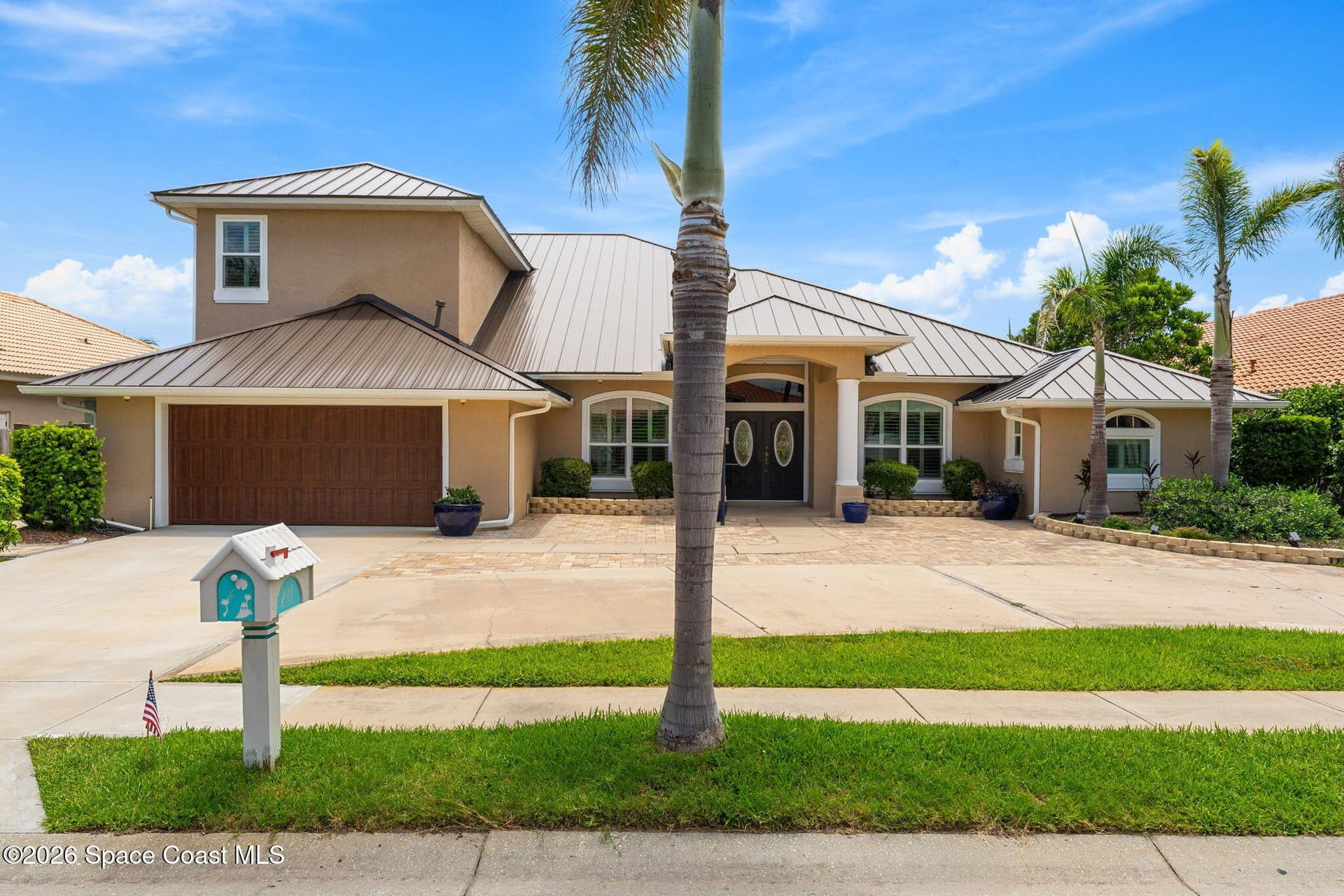 241 Waterside Drive photo 1