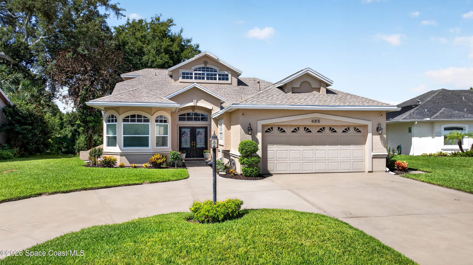 685 Bella Vista Drive photo 3