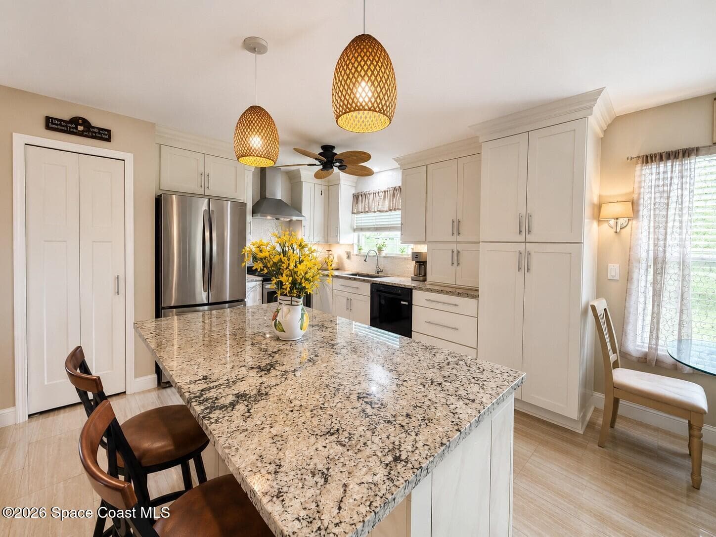 1409 California Drive photo 2
