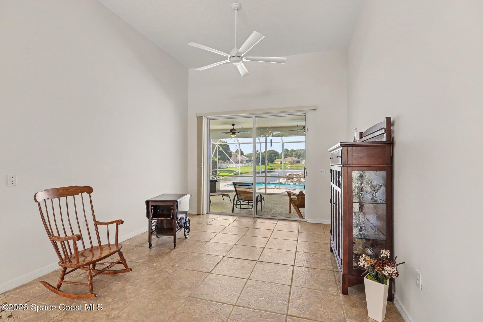 423 Stonehenge Circle photo 12