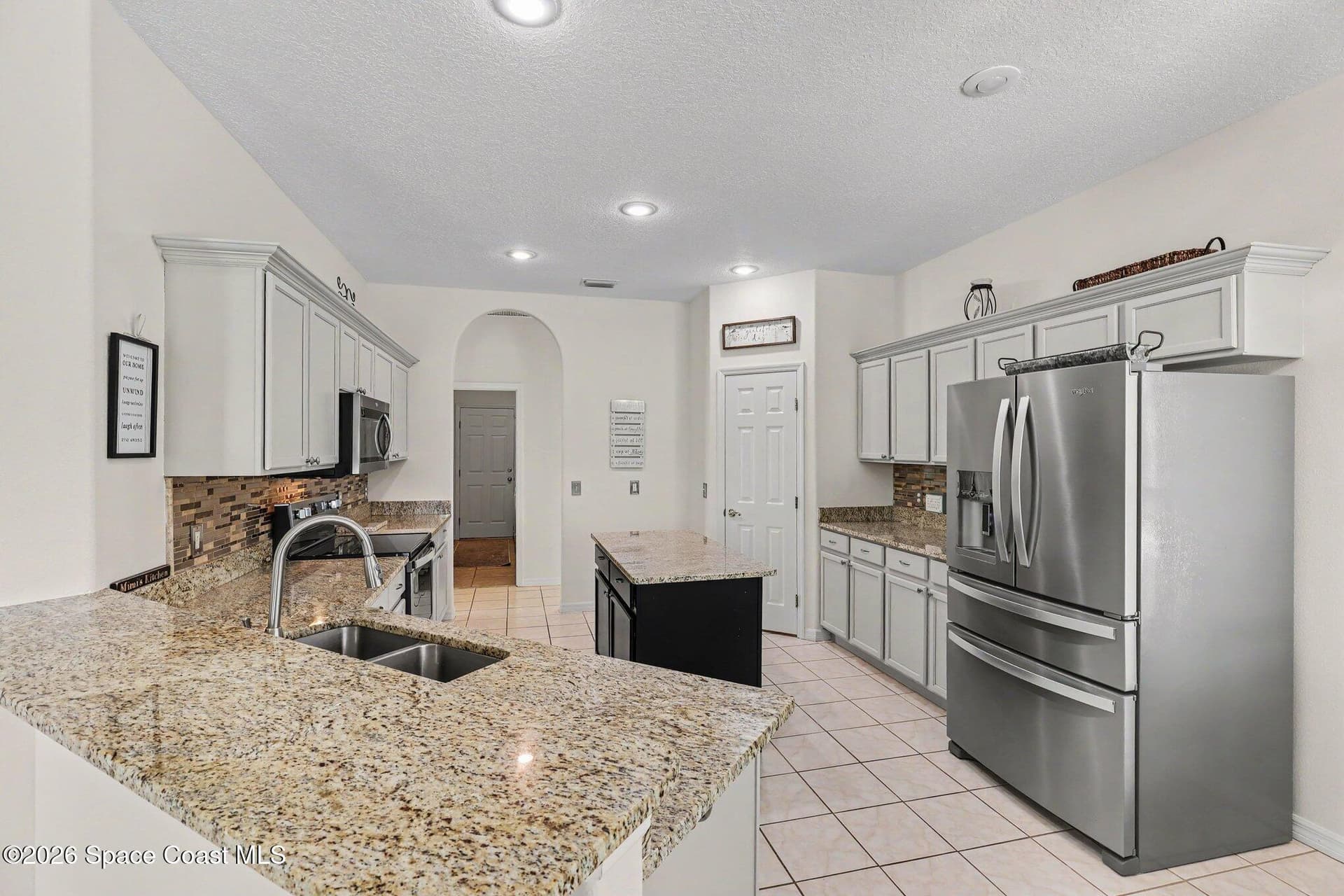 423 Stonehenge Circle photo 5