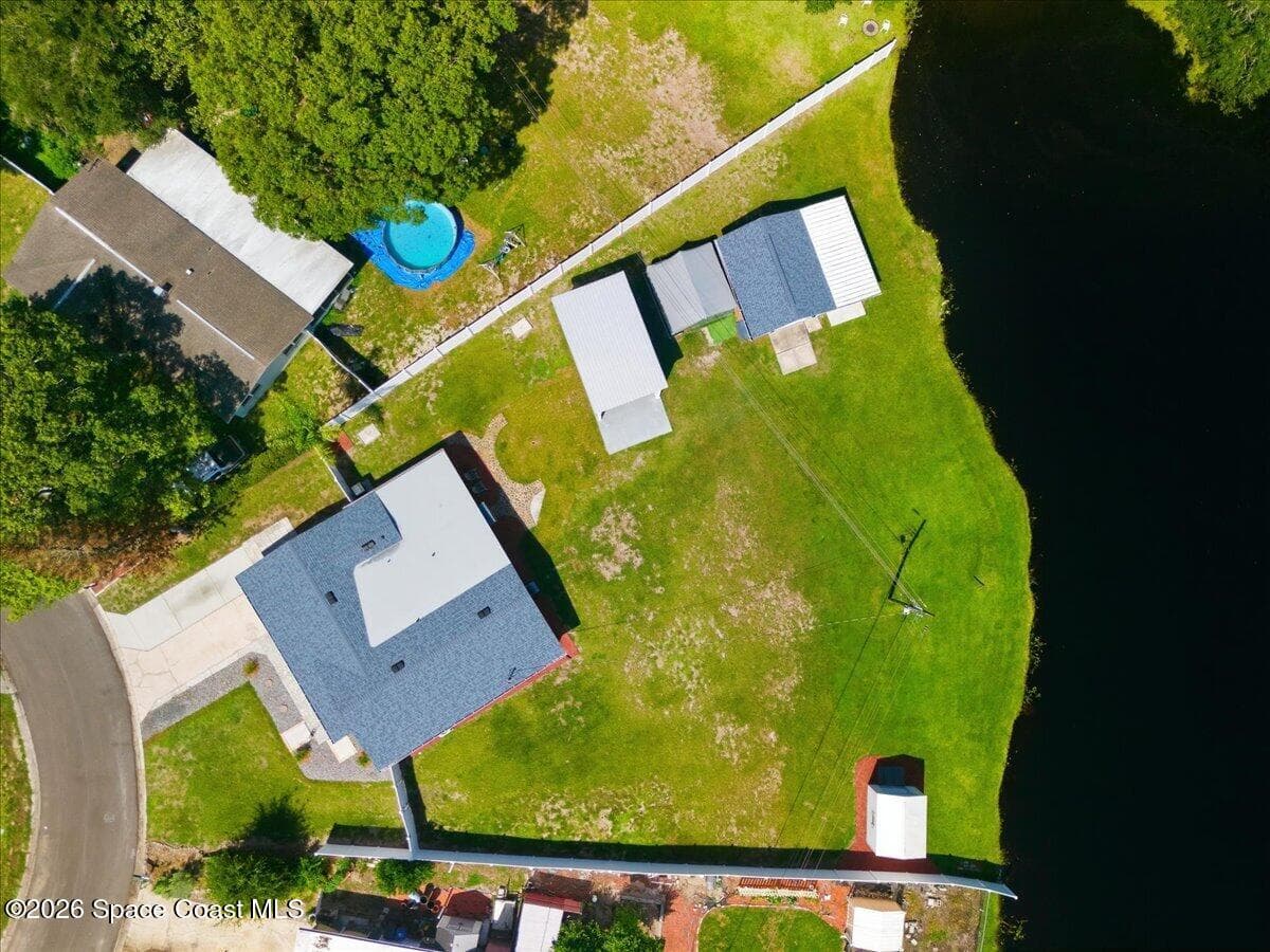 1330 Overlook Terrace photo 4