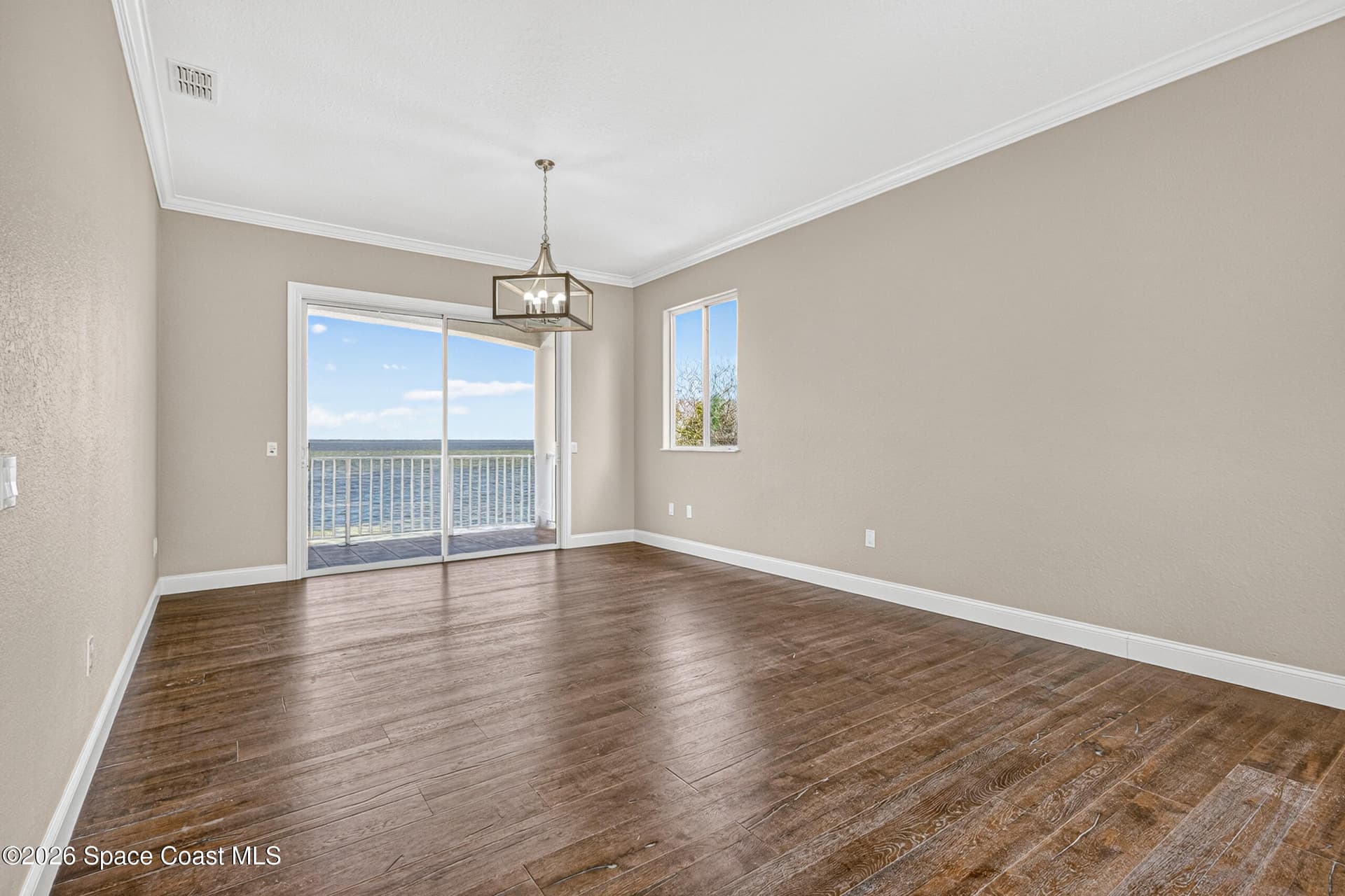 6715 Riveredge Drive photo 5