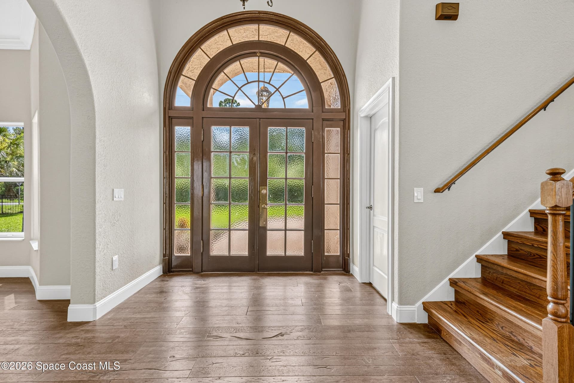 6715 Riveredge Drive photo 4