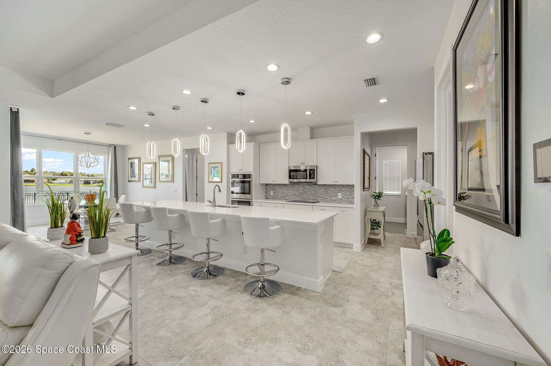 375 Loymer Circle photo 5