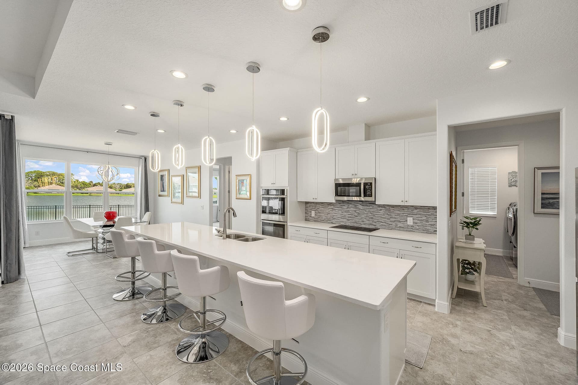 375 Loymer Circle photo 6