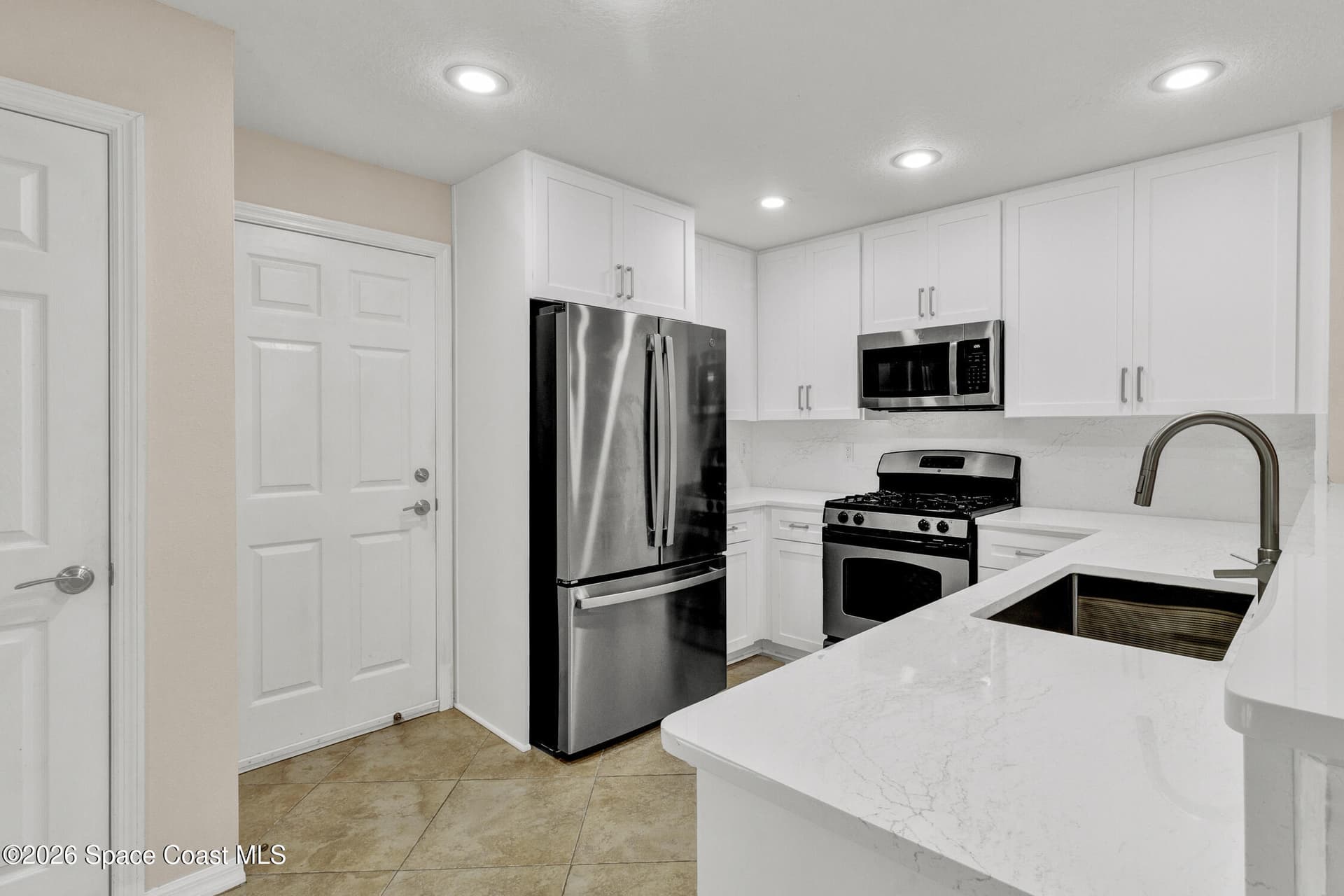 1670 Pointe West Way photo 11