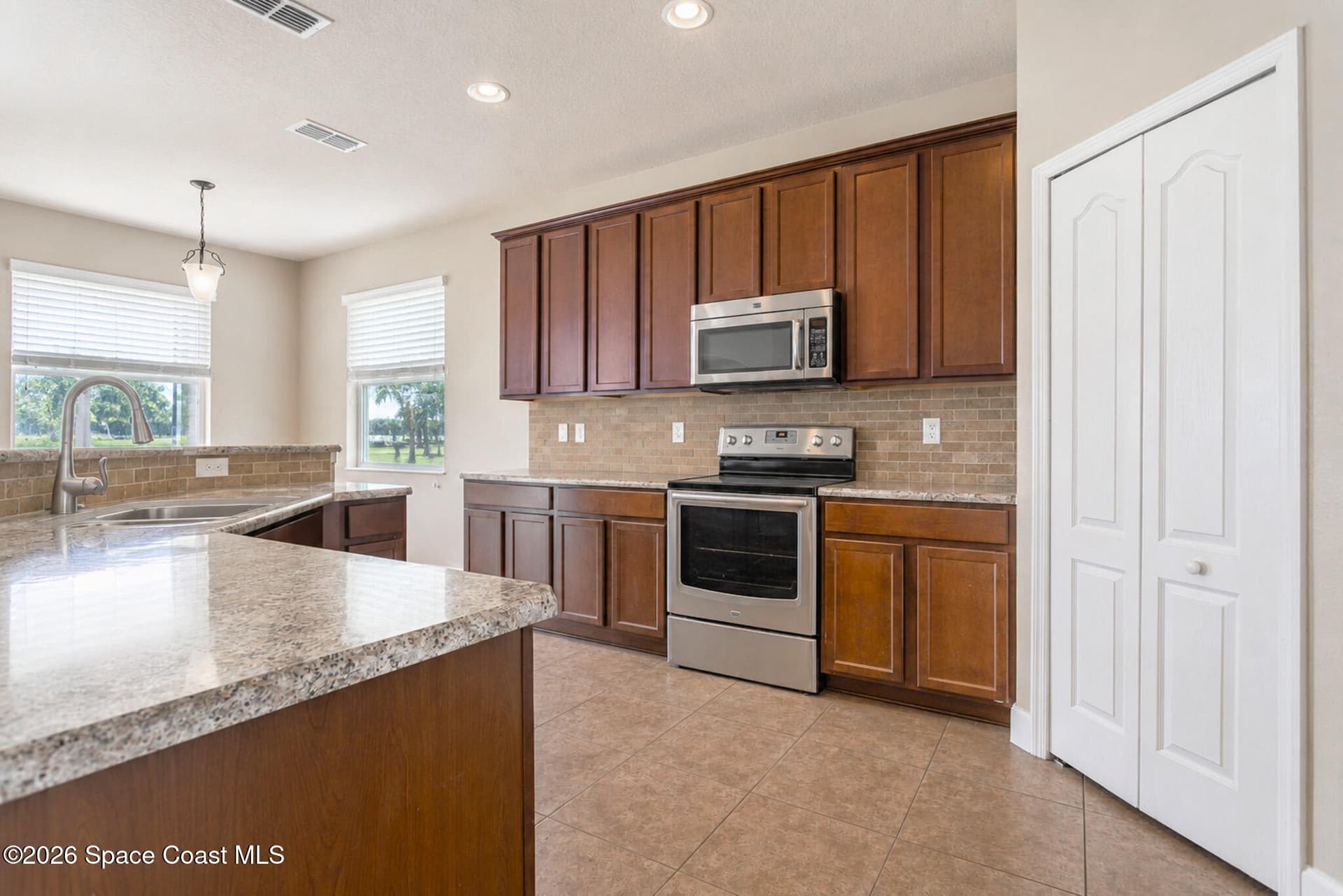 1851 Bridgeport Circle photo 12