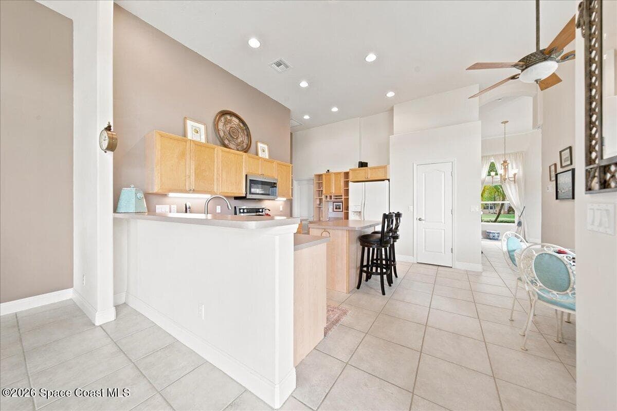 1000 Starling Way photo 11