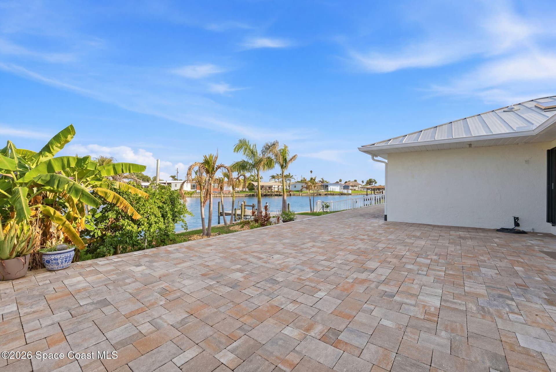 1525 Sykes Creek Drive photo 8